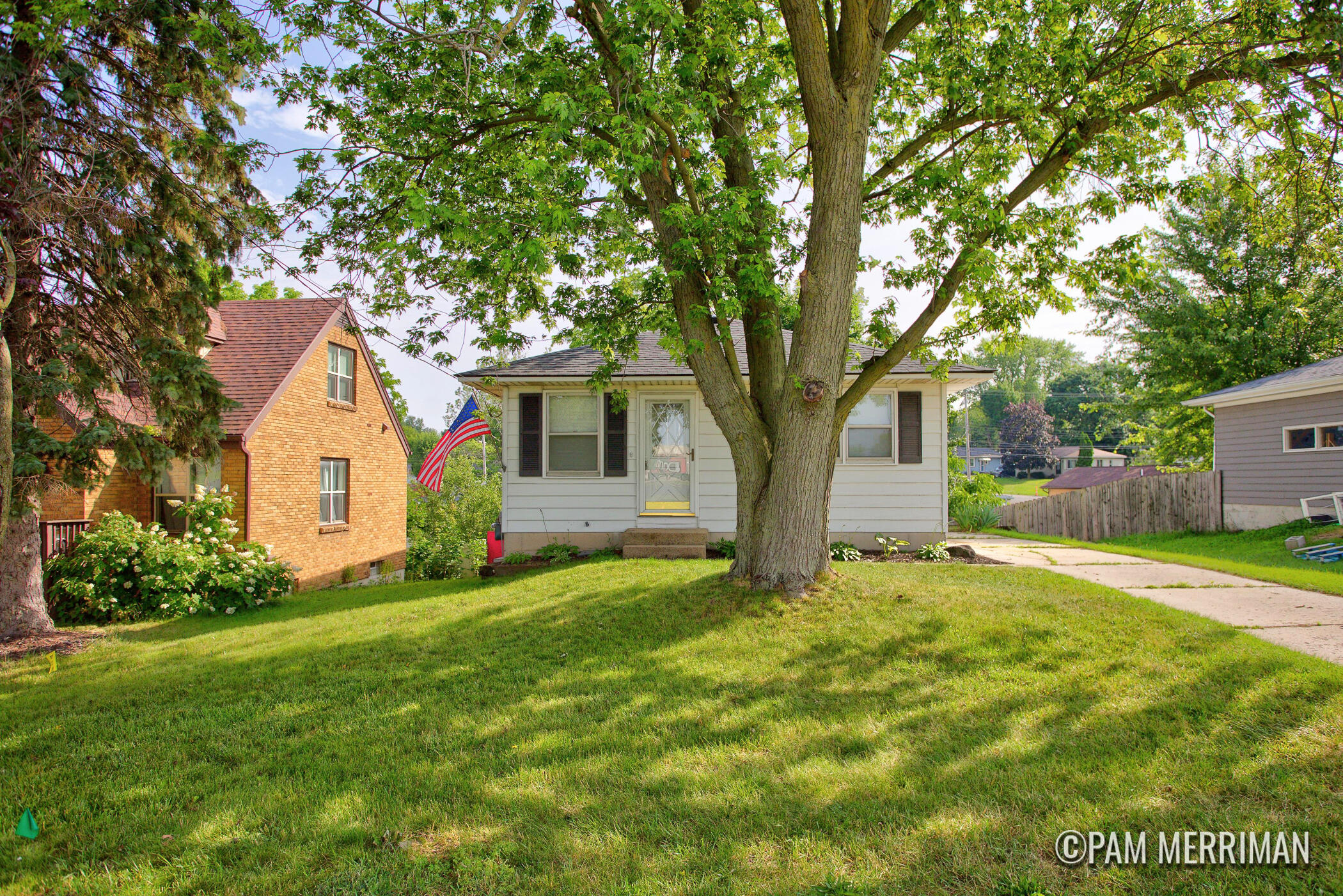 1735 Woodworth Street NE Grand Rapids MI 49525
