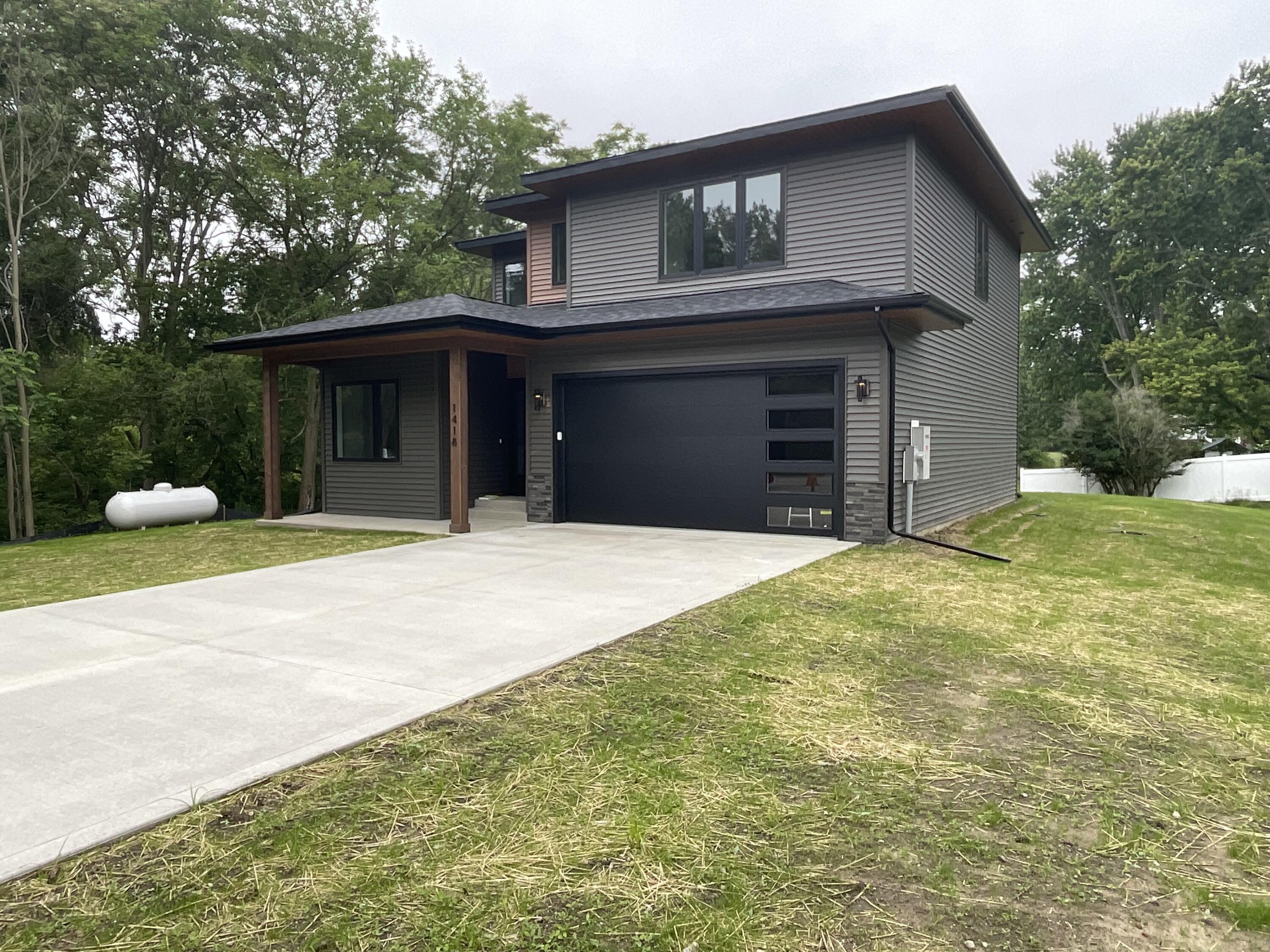 1418 Blue Star Highway South Haven MI 49090