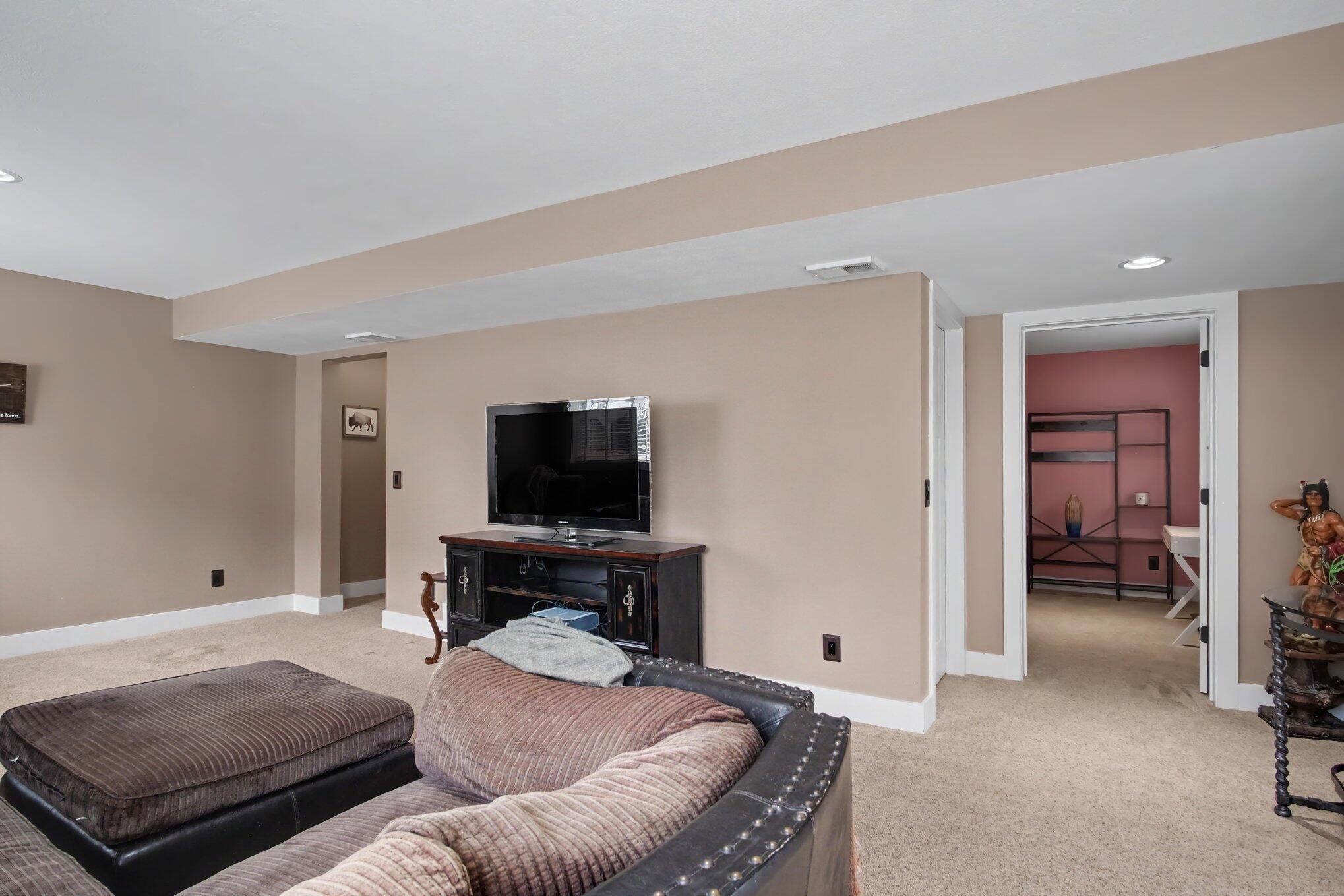 6892 Petersen Valley Drive NE Rockford MI 49341
