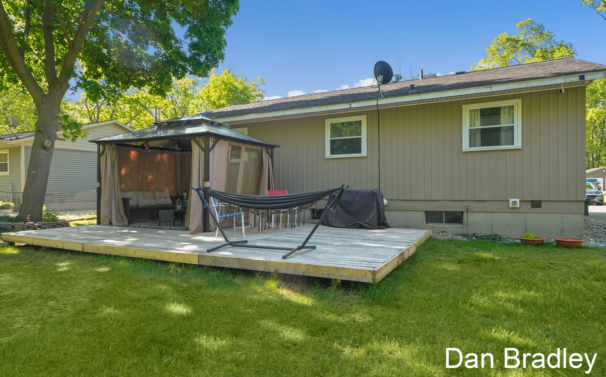 2506 James Avenue Muskegon MI 49442