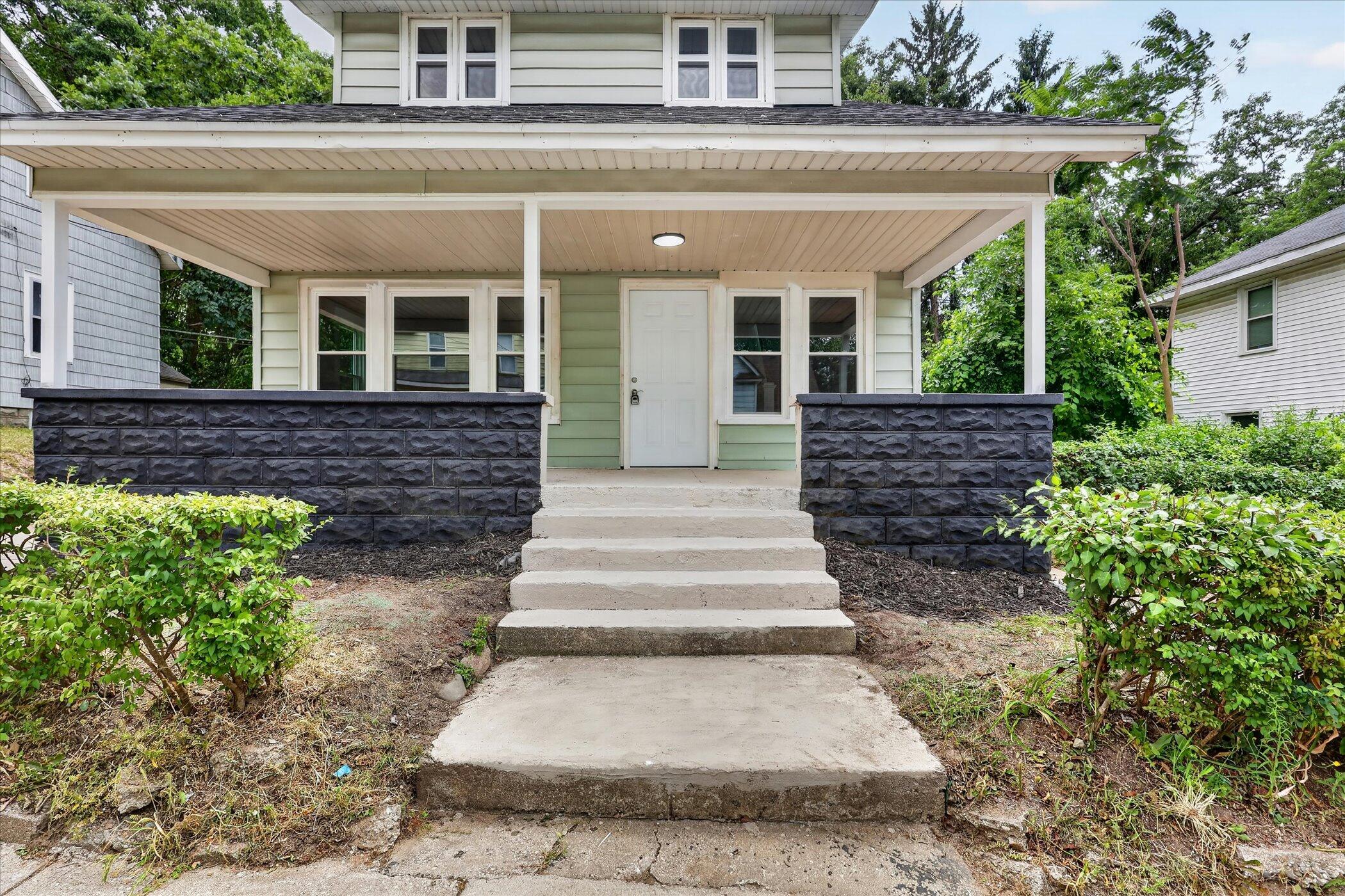 668 Alexander Street SE Grand Rapids MI 49507