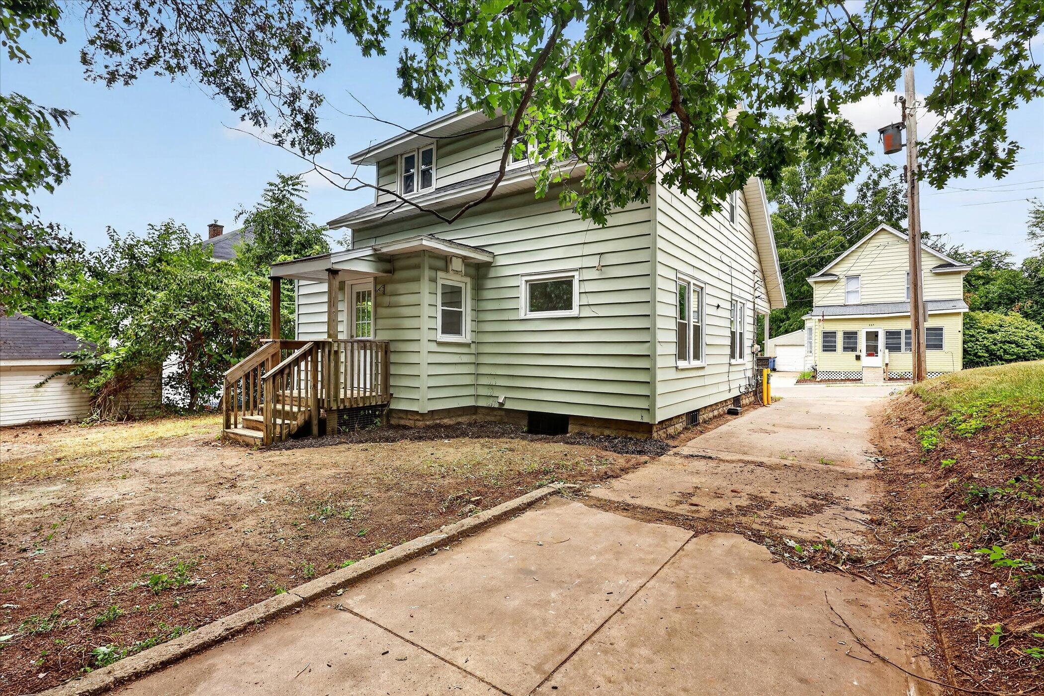 668 Alexander Street SE Grand Rapids MI 49507
