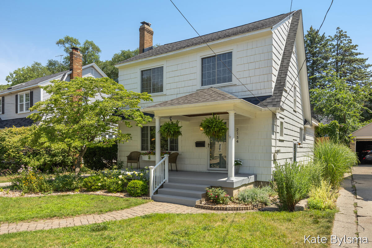 2134 Paris Avenue SE Grand Rapids MI 49507