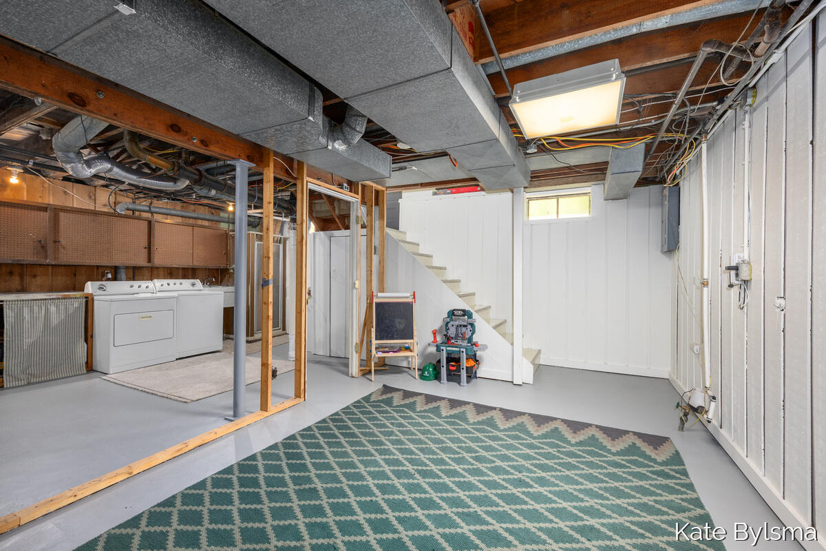 2134 Paris Avenue SE Grand Rapids MI 49507