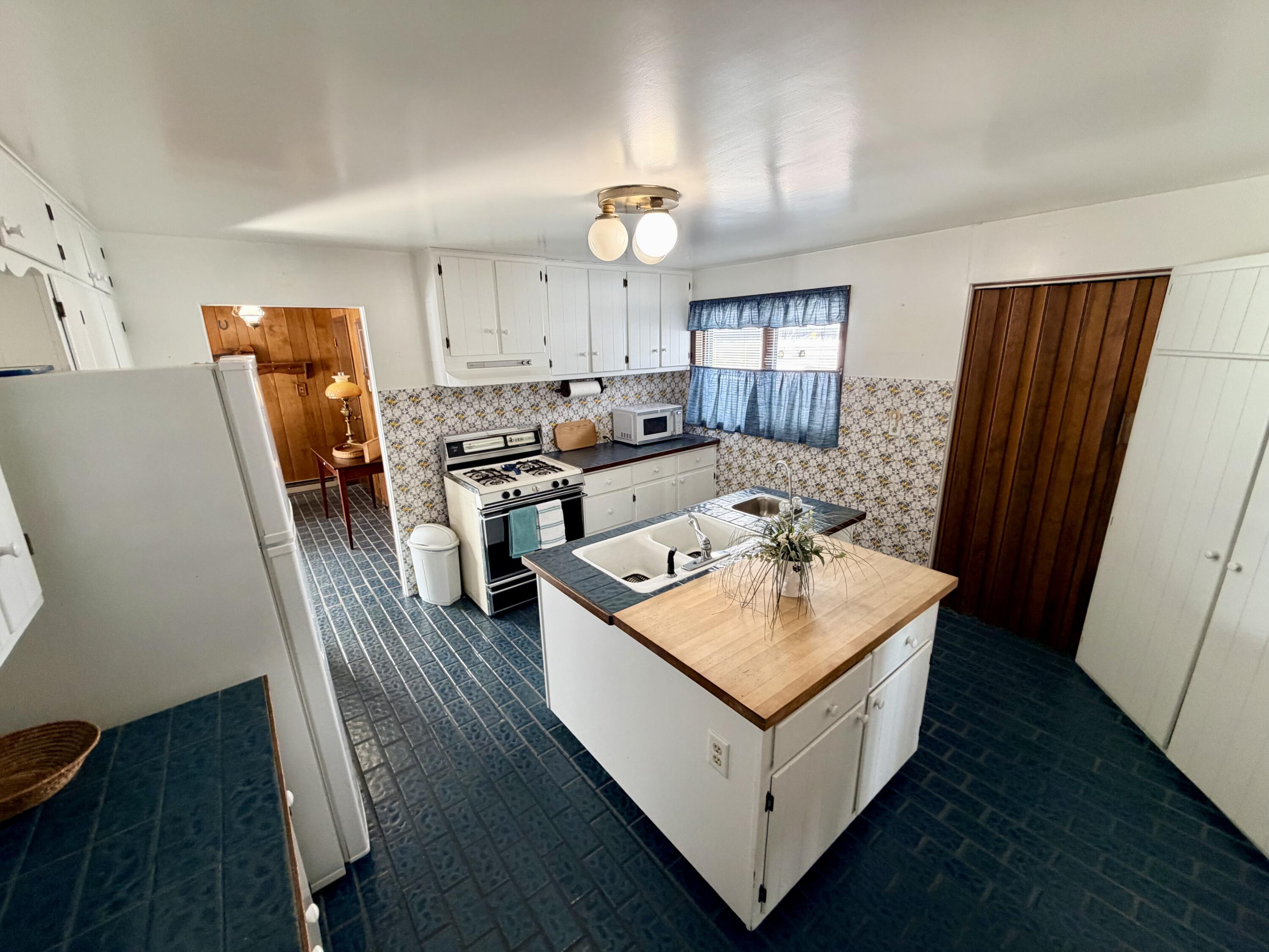 49145 92nd Avenue Decatur MI 49045