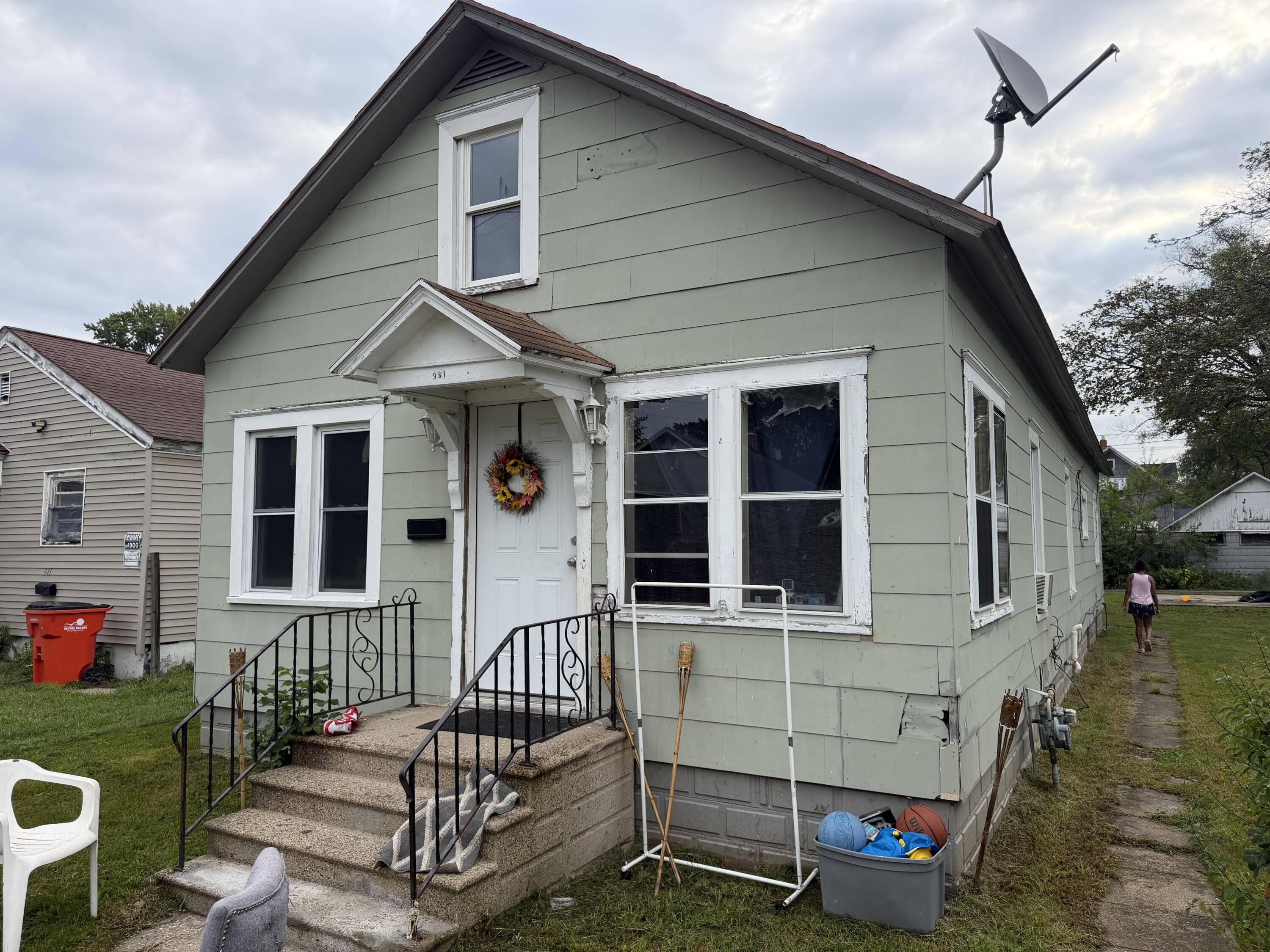 981 Pearl Street Benton Harbor MI 49022