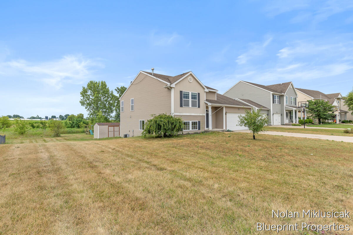1840 Greenview Court Zeeland MI 49464
