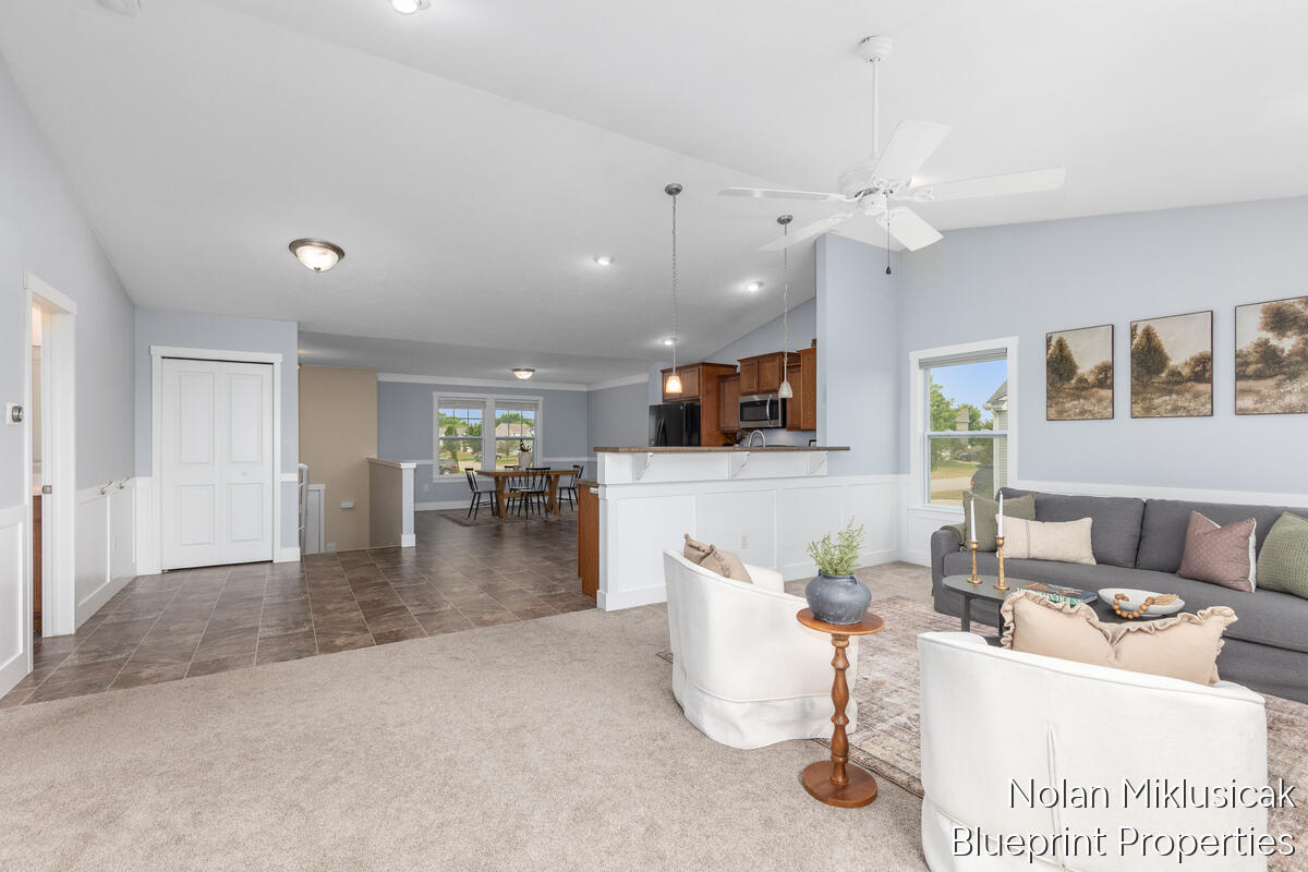1840 Greenview Court Zeeland MI 49464