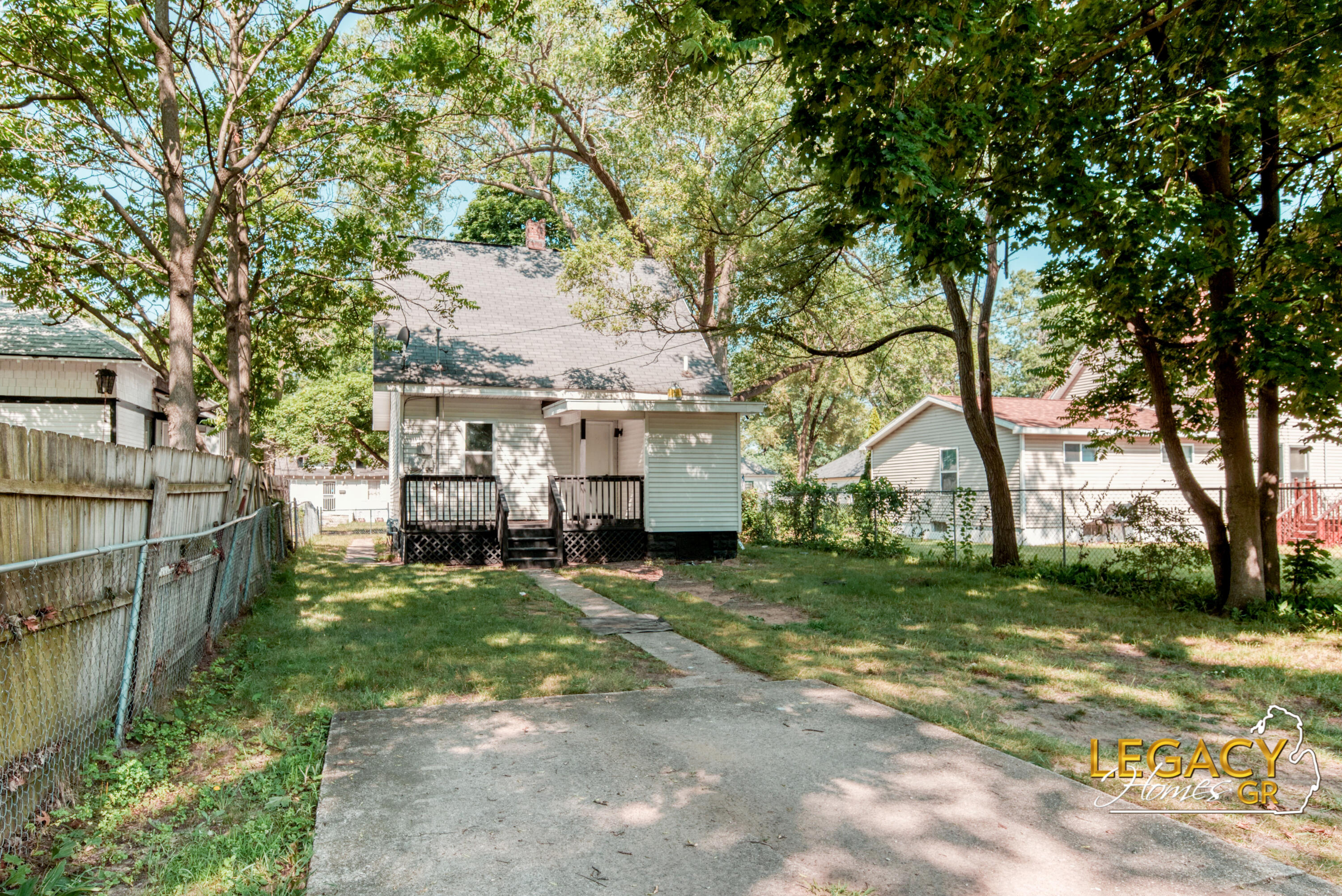 2232 5th Street Muskegon MI 49444