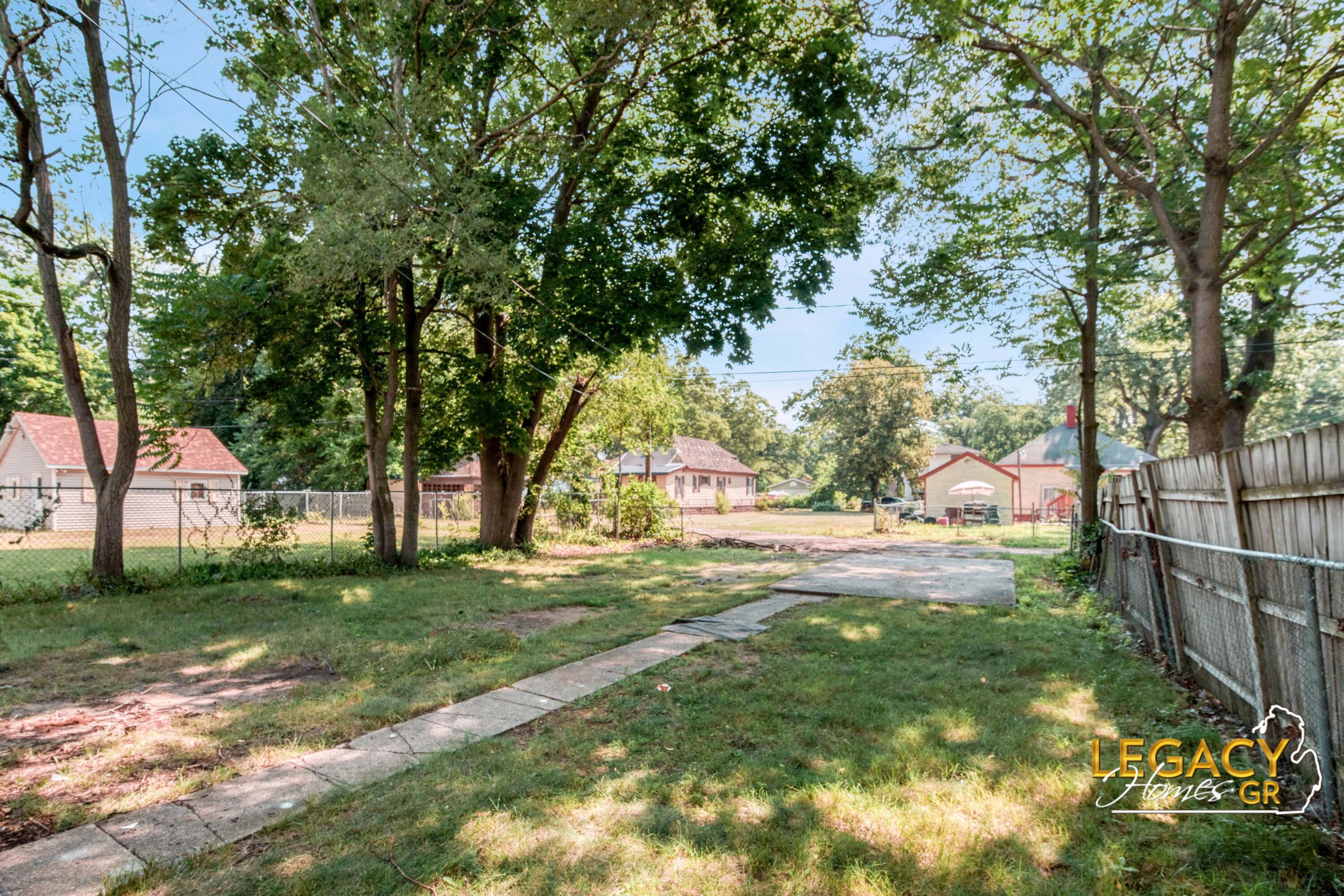2232 5th Street Muskegon MI 49444