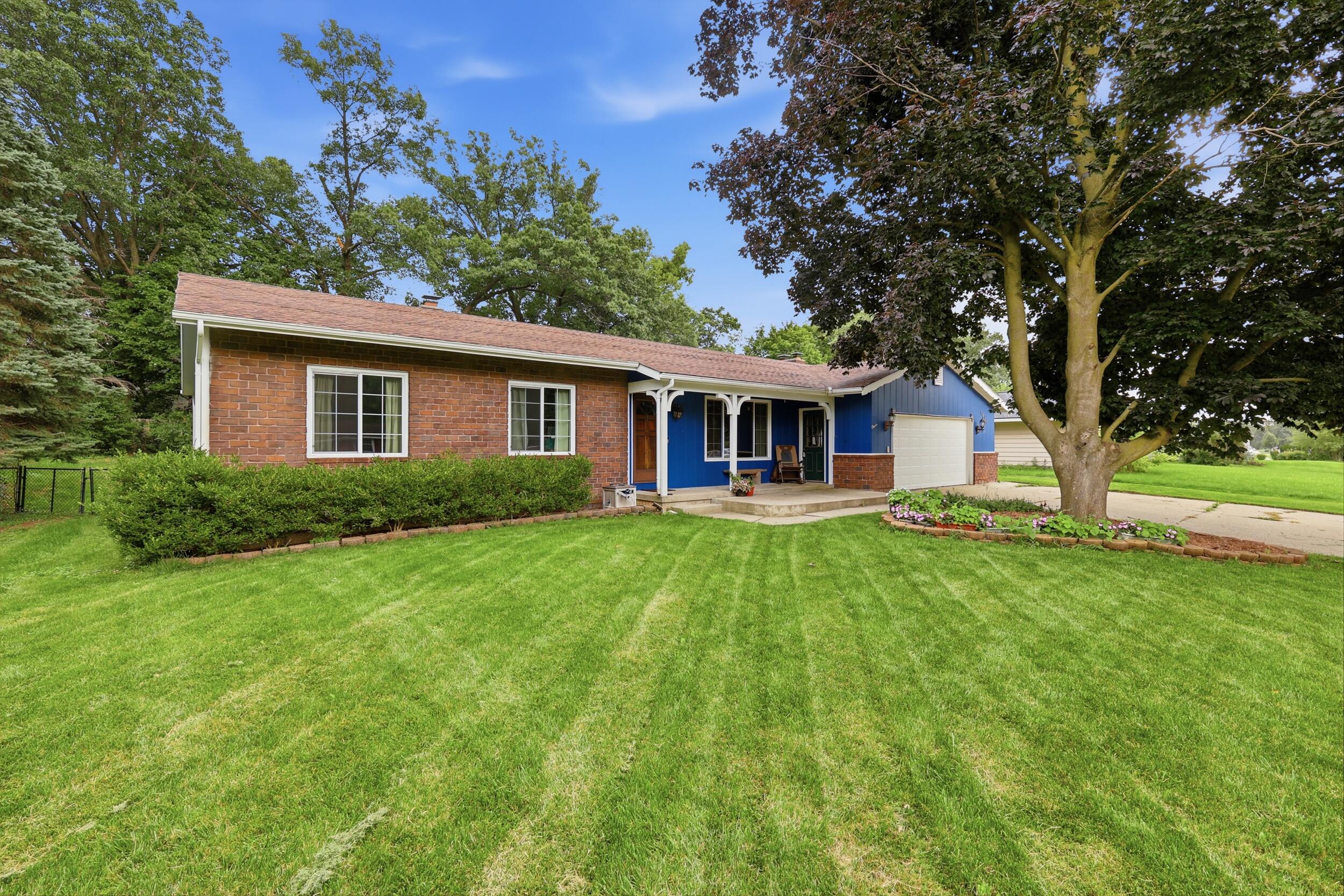 4464 Trail View NE Grand Rapids MI 49525