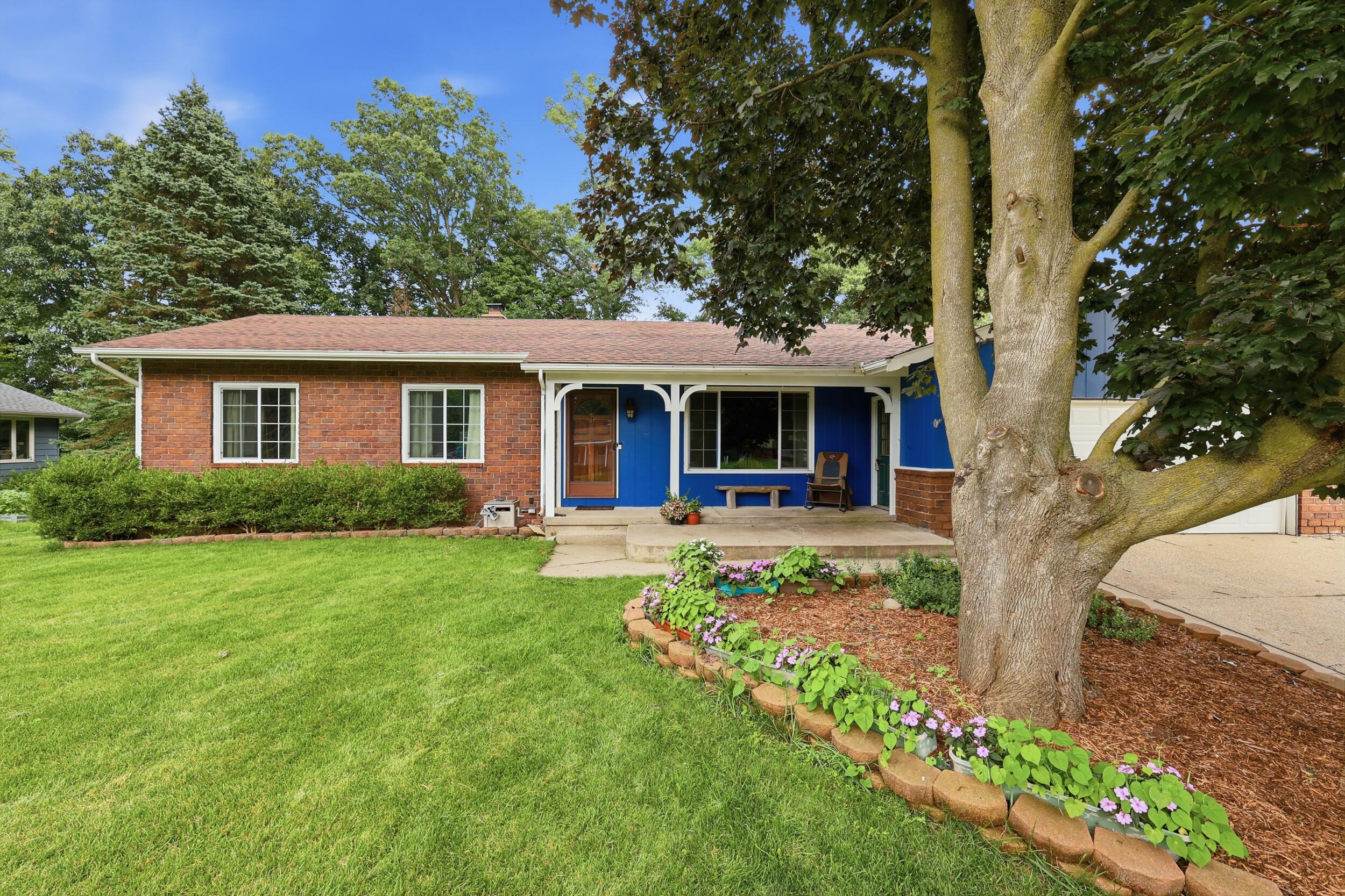 4464 Trail View NE Grand Rapids MI 49525