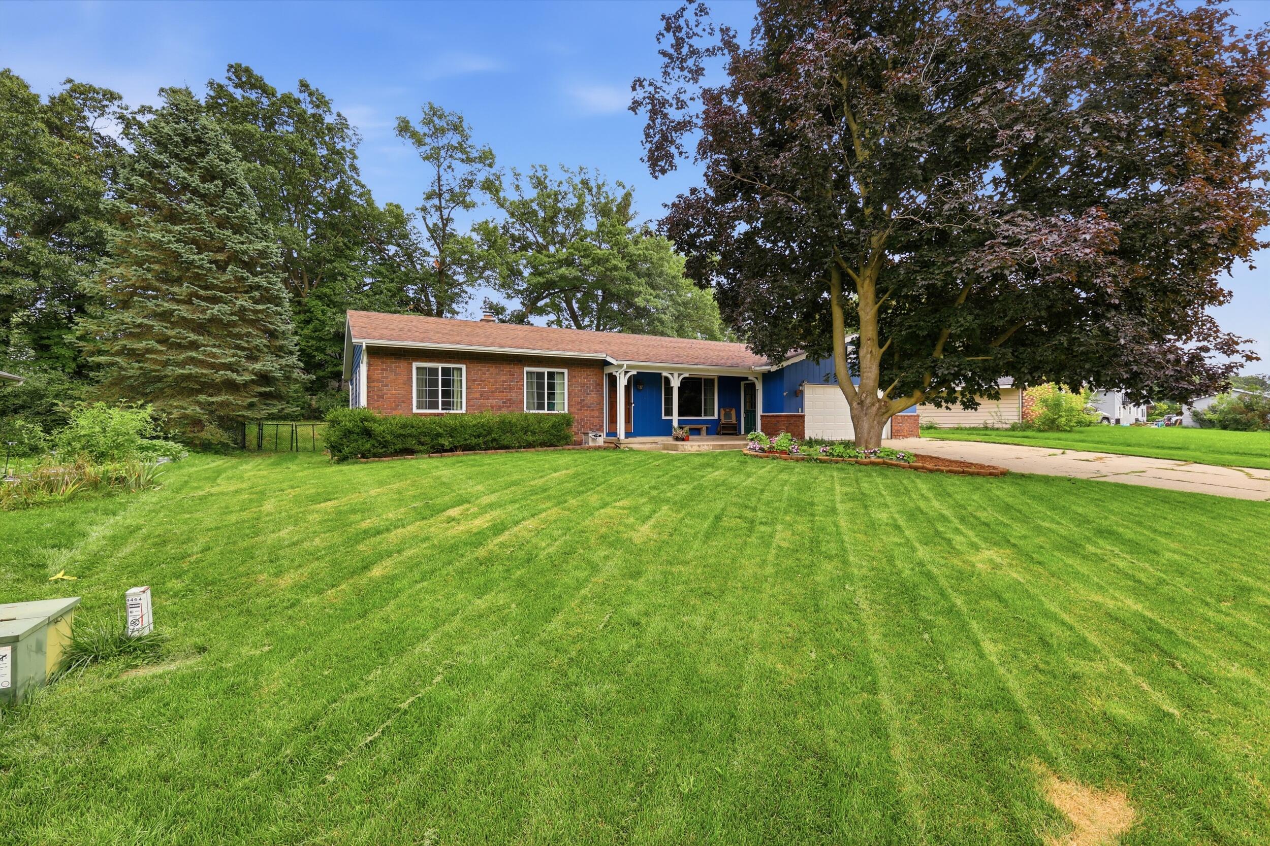 4464 Trail View NE Grand Rapids MI 49525