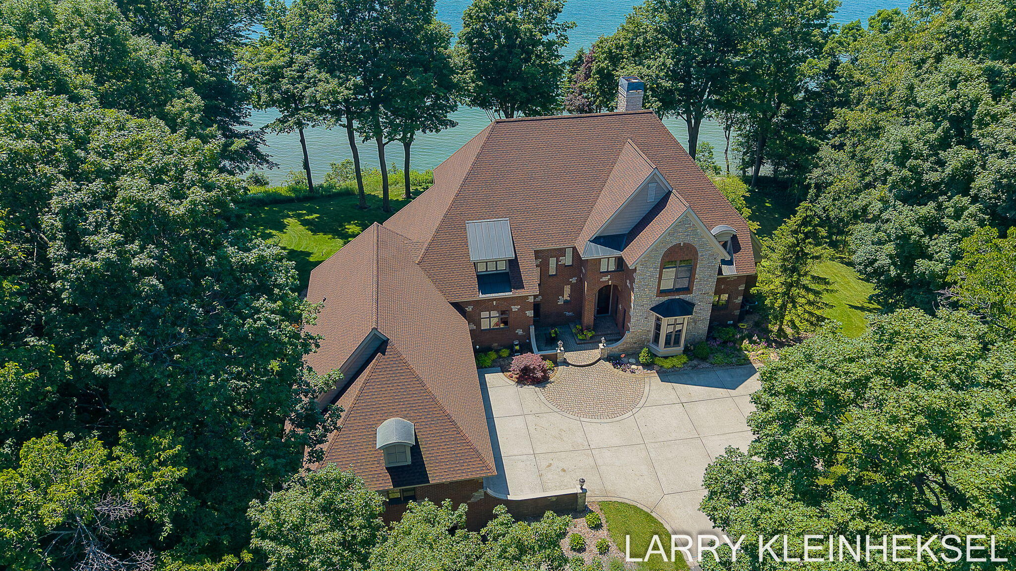 Holland MI, 5645 N Lakeshore Drive