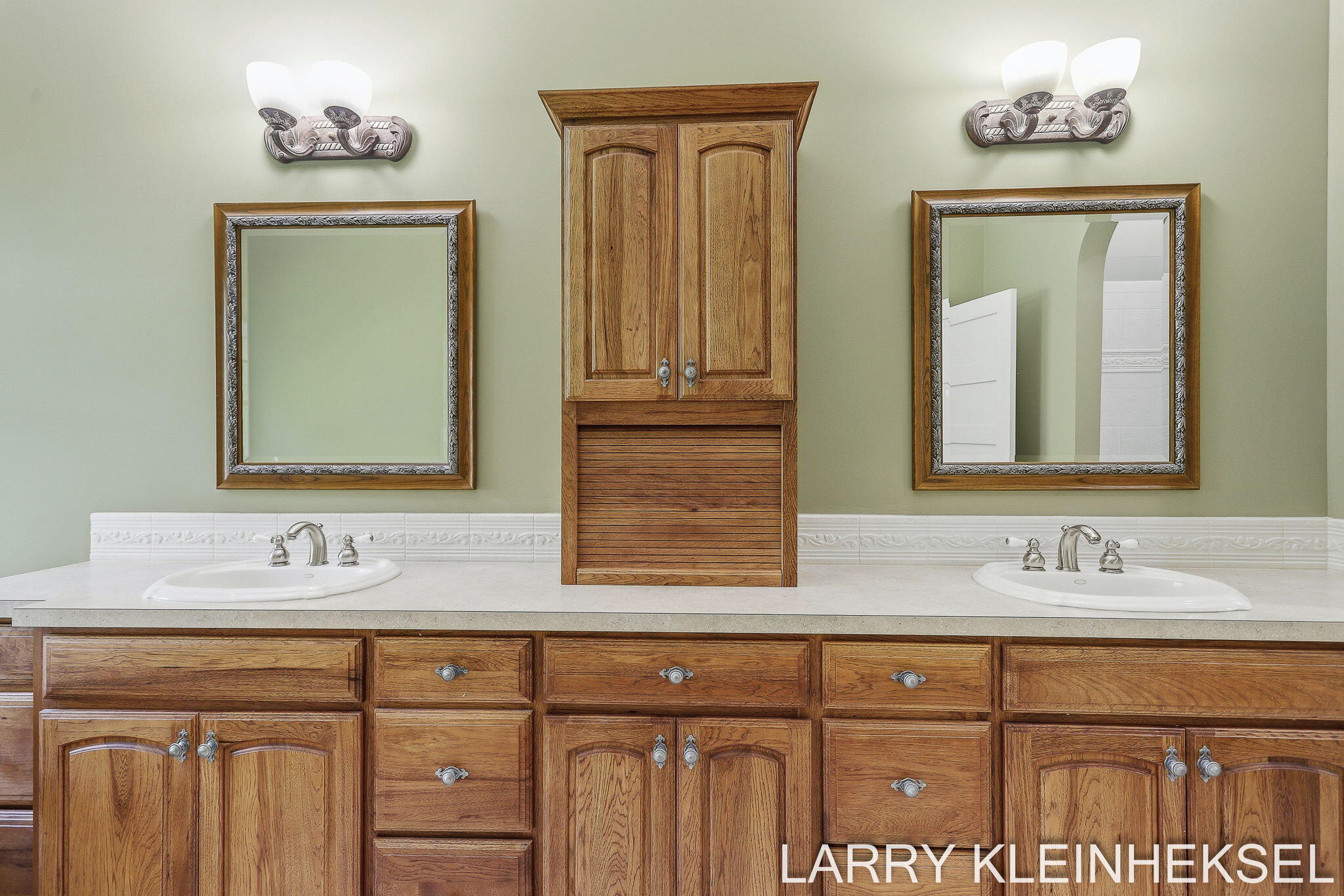 5645 N Lakeshore Drive Holland MI 49424
