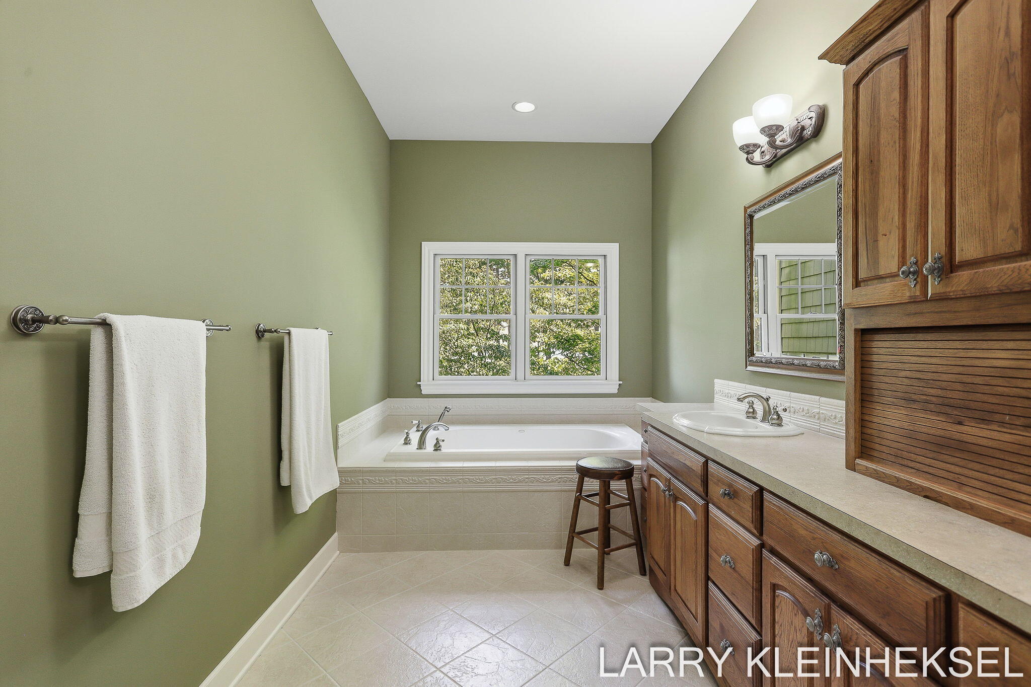 5645 N Lakeshore Drive Holland MI 49424