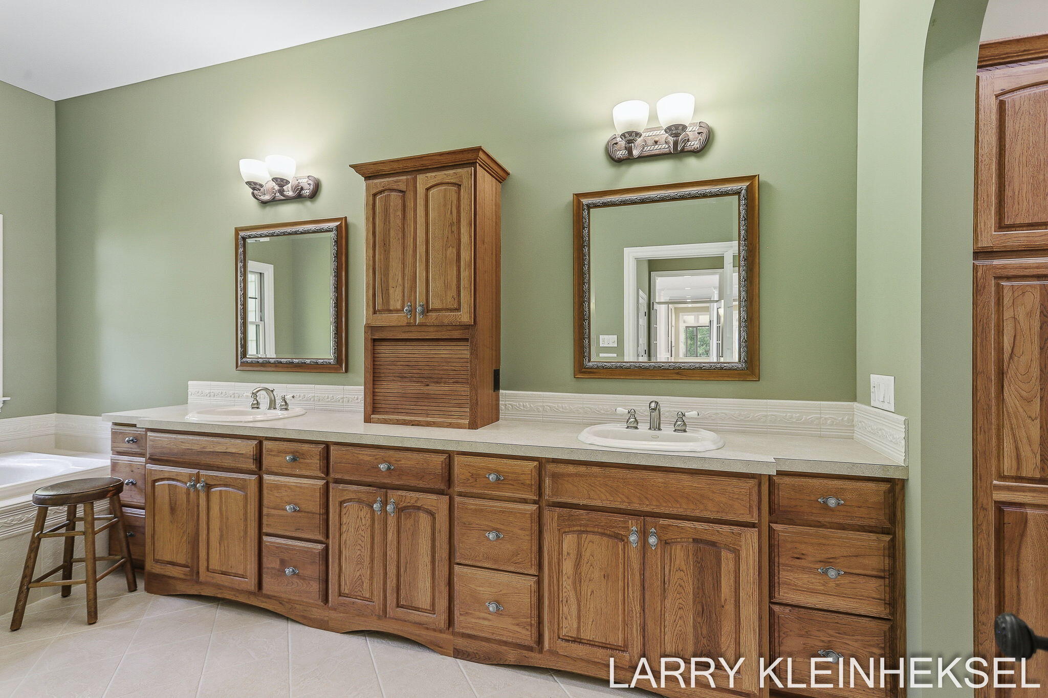 5645 N Lakeshore Drive Holland MI 49424