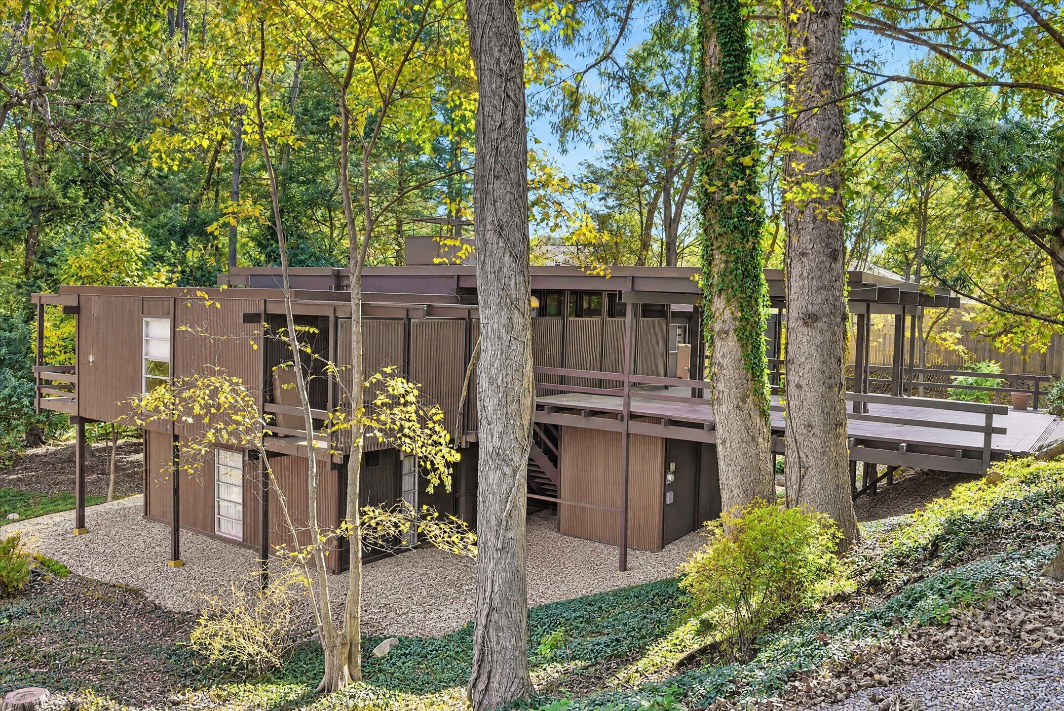 2525 Sheffield Drive Kalamazoo MI 49008