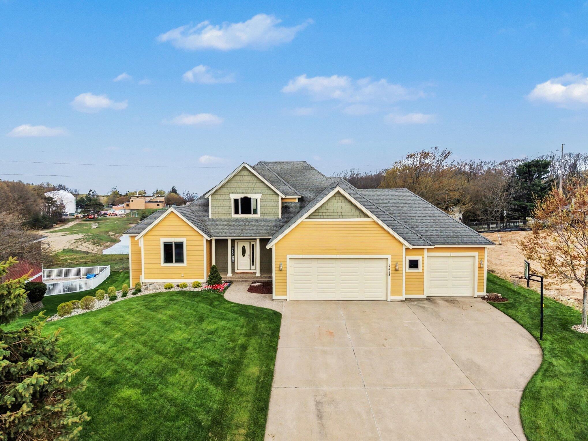 2213 N Bristol Street Holland MI 49424