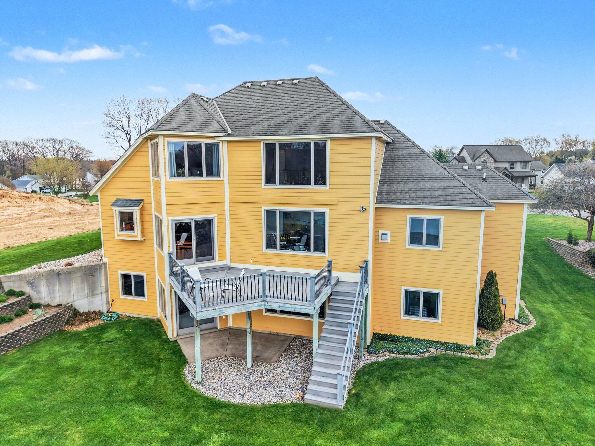 2213 N Bristol Street Holland MI 49424