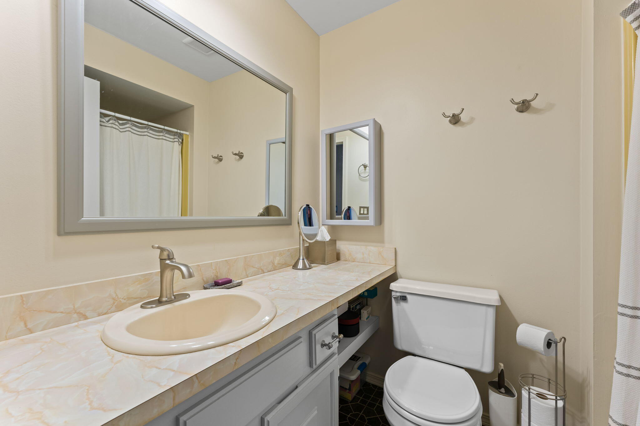 7490 Ledgewood Drive Fenton MI 48430