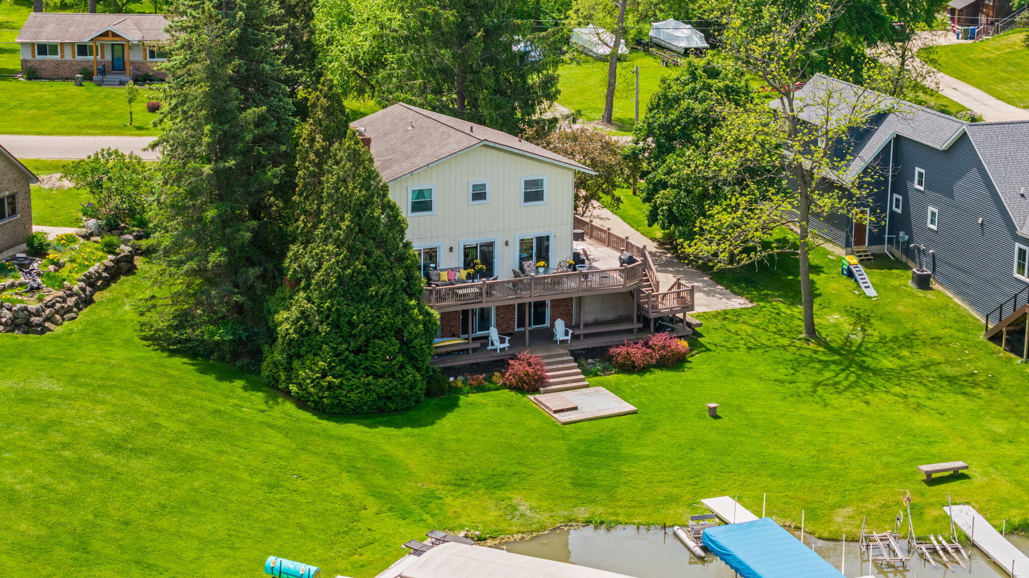 7490 Ledgewood Drive Fenton MI 48430