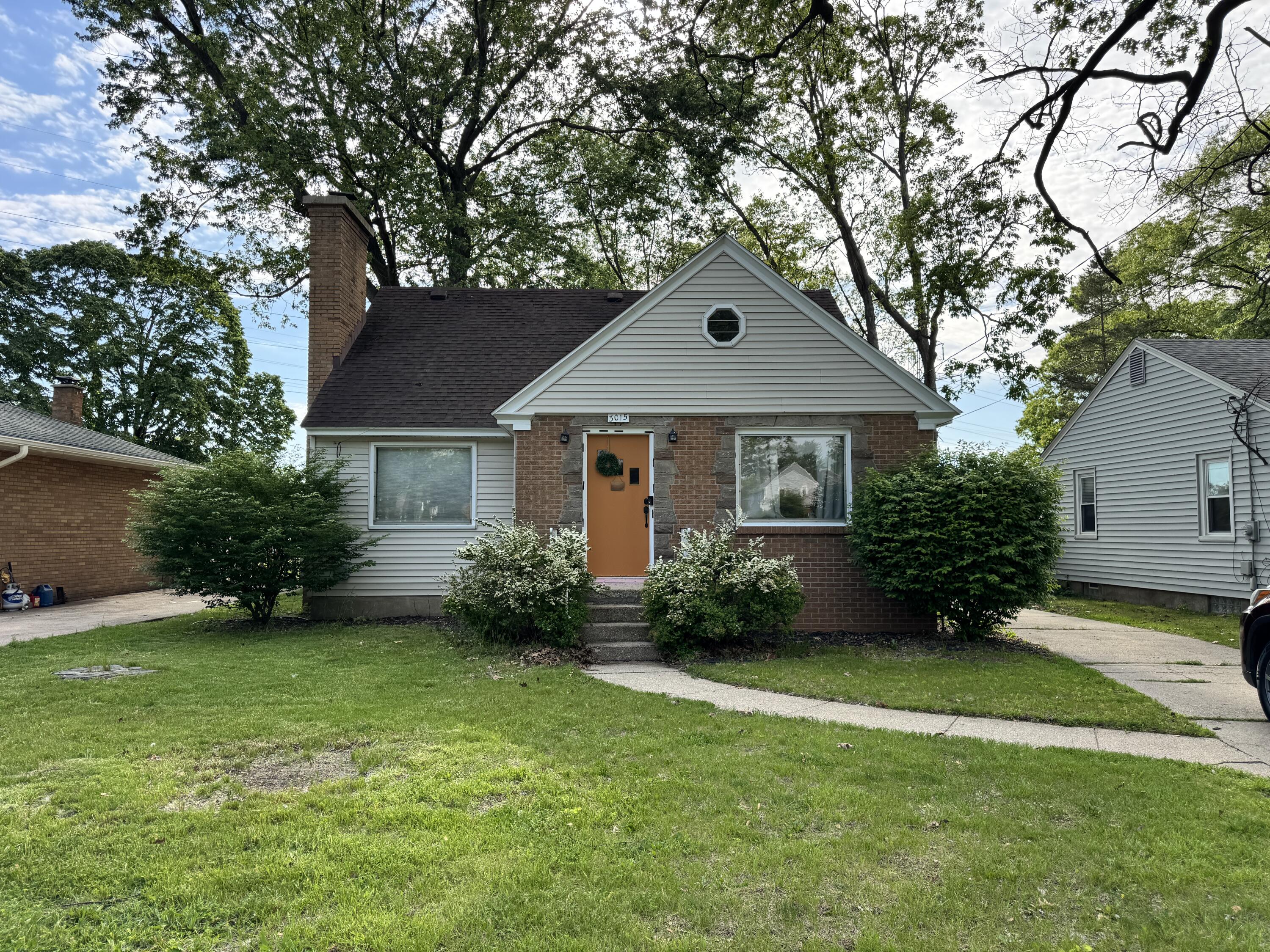3015 Buchanan Avenue SW Grand Rapids MI 49548