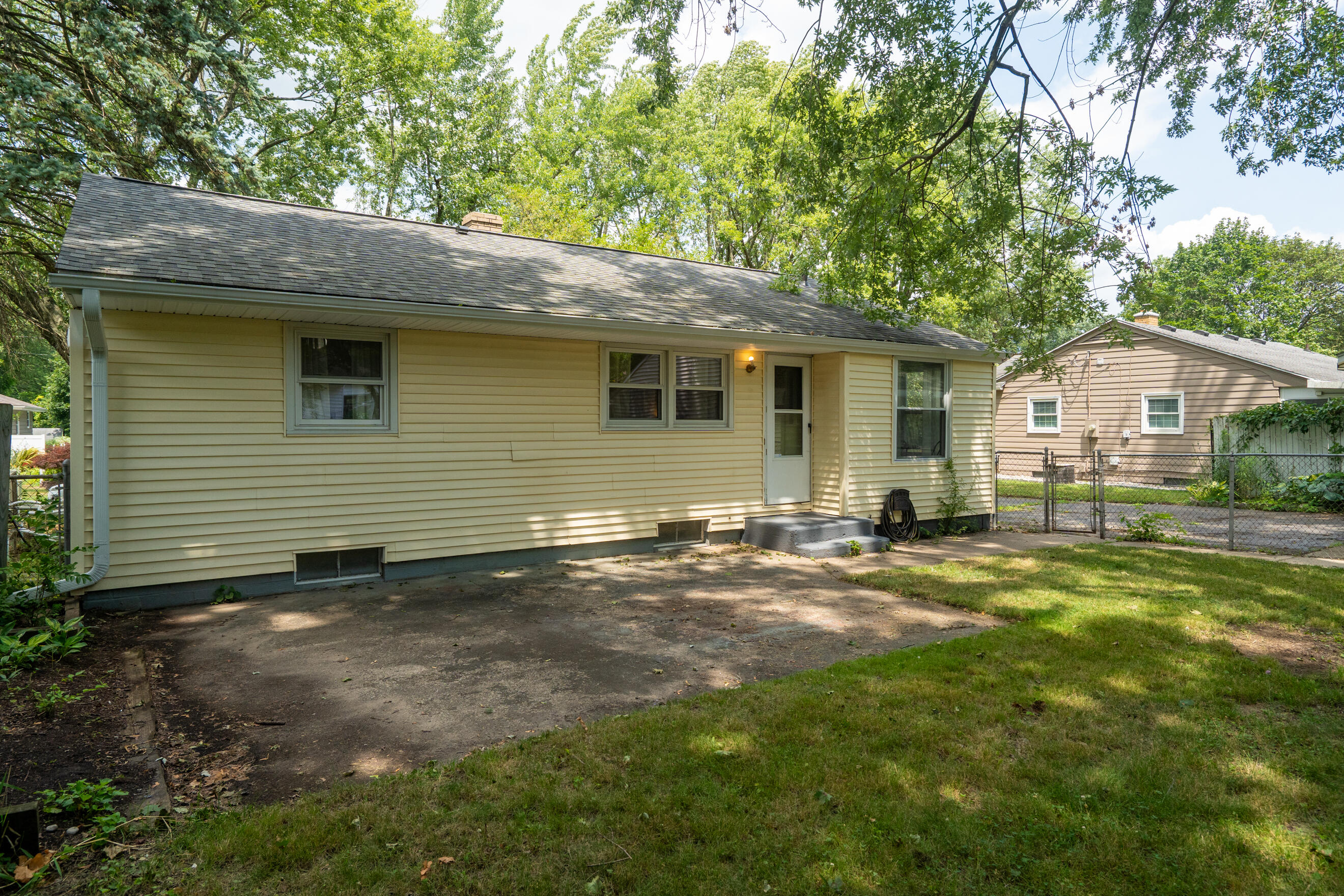 3721 Devonshire Avenue Kalamazoo MI 49006