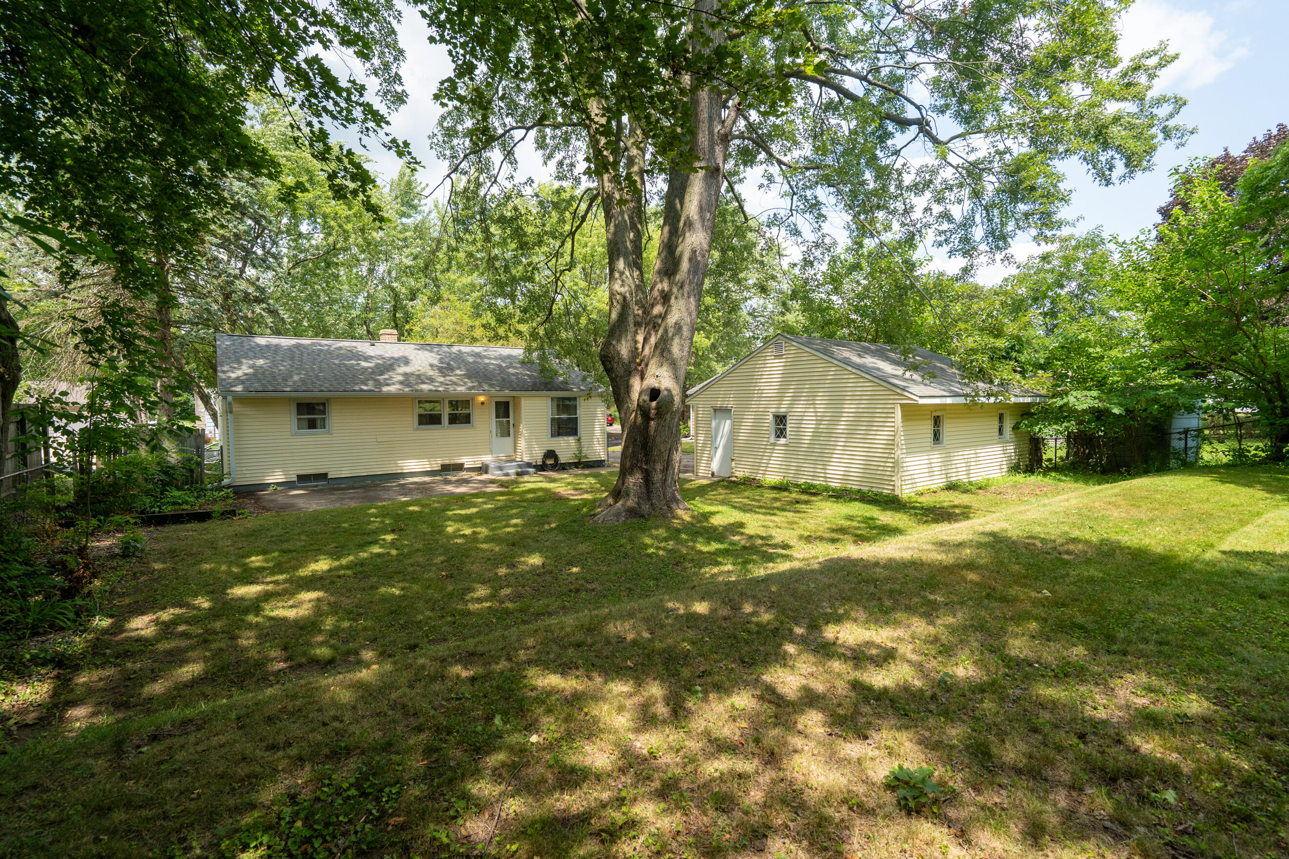 3721 Devonshire Avenue Kalamazoo MI 49006