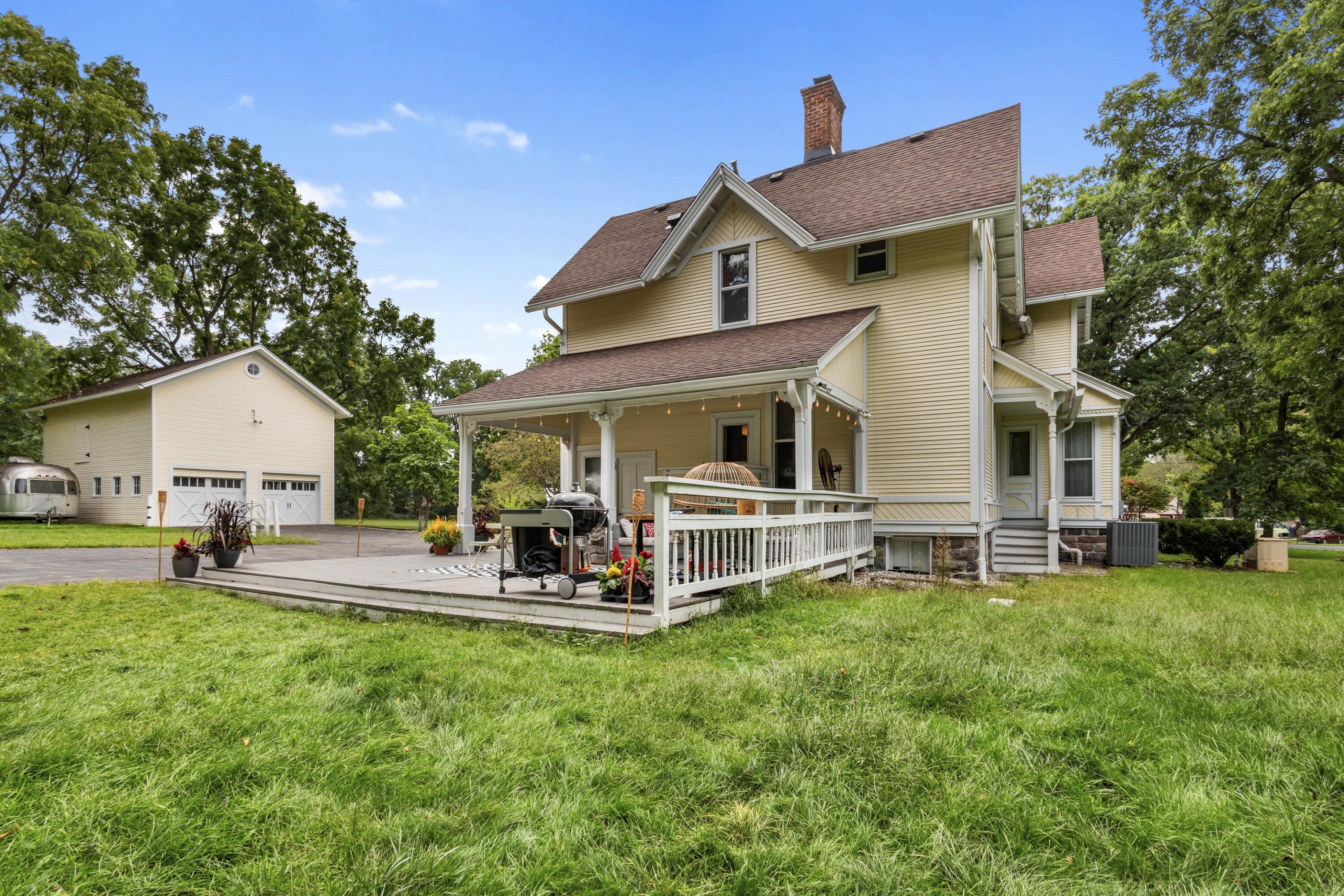 5932 N Riverview Drive Kalamazoo MI 49004