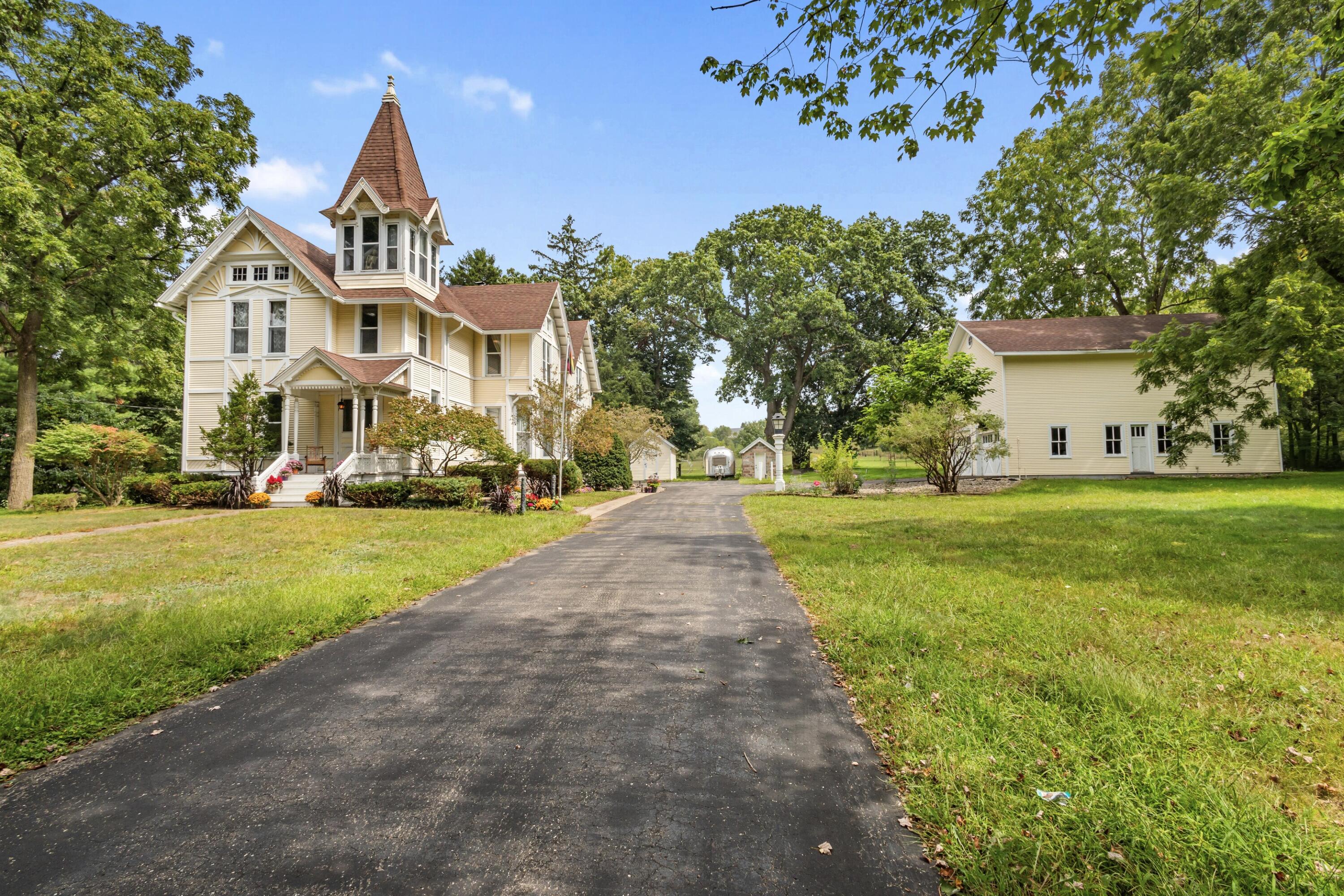 5932 N Riverview Drive Kalamazoo MI 49004