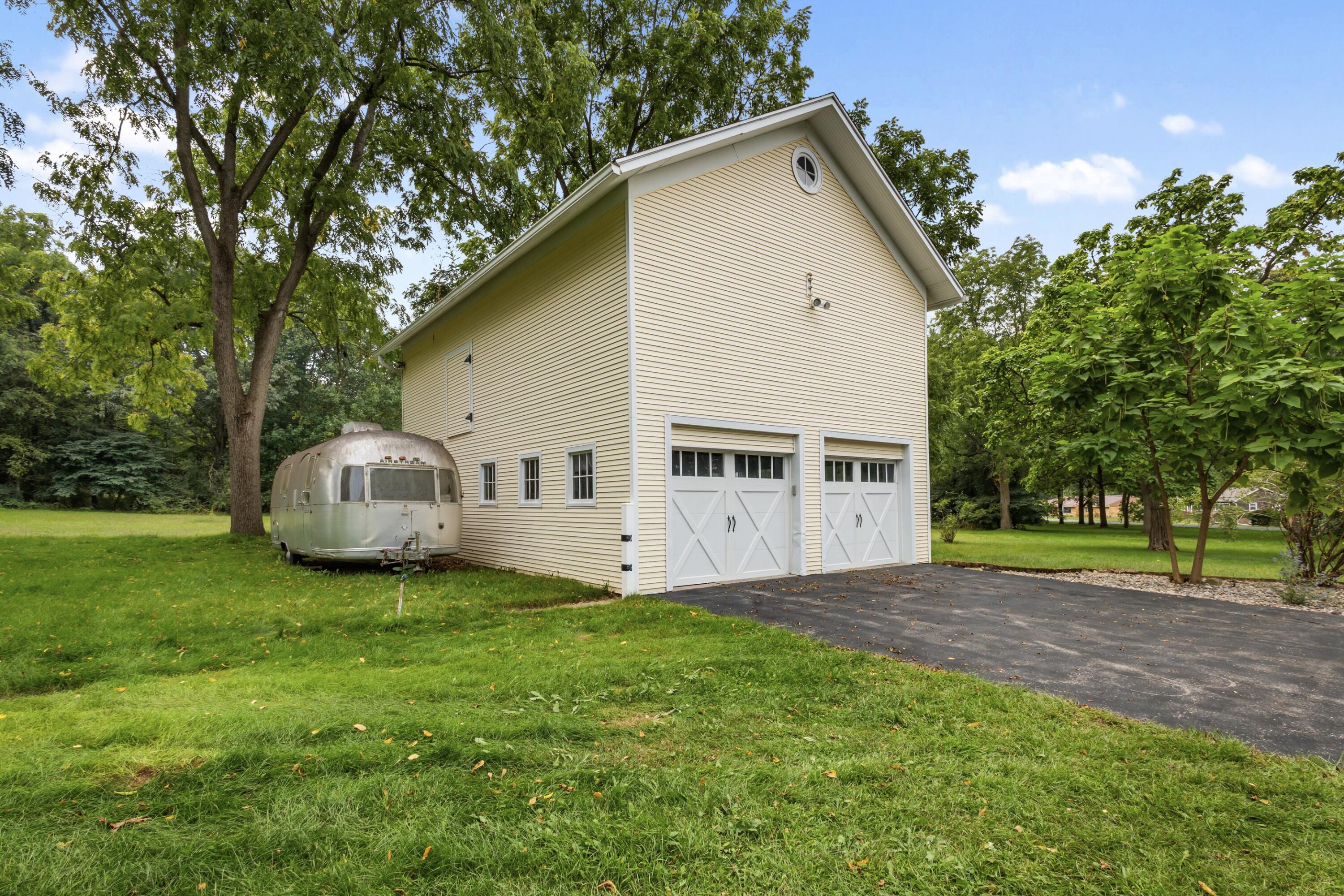 5932 N Riverview Drive Kalamazoo MI 49004