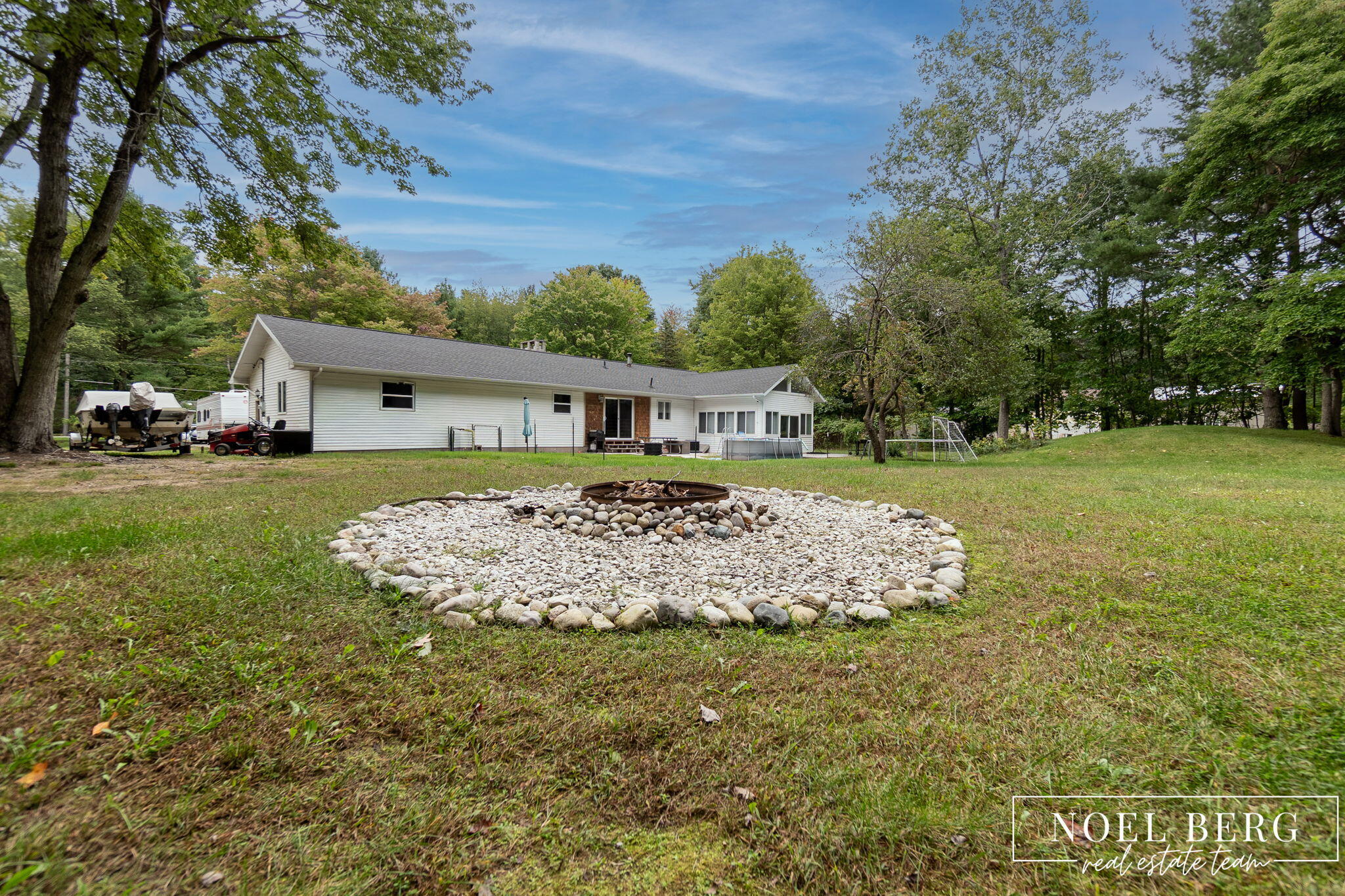 4737 W Giles Road Muskegon MI 49445