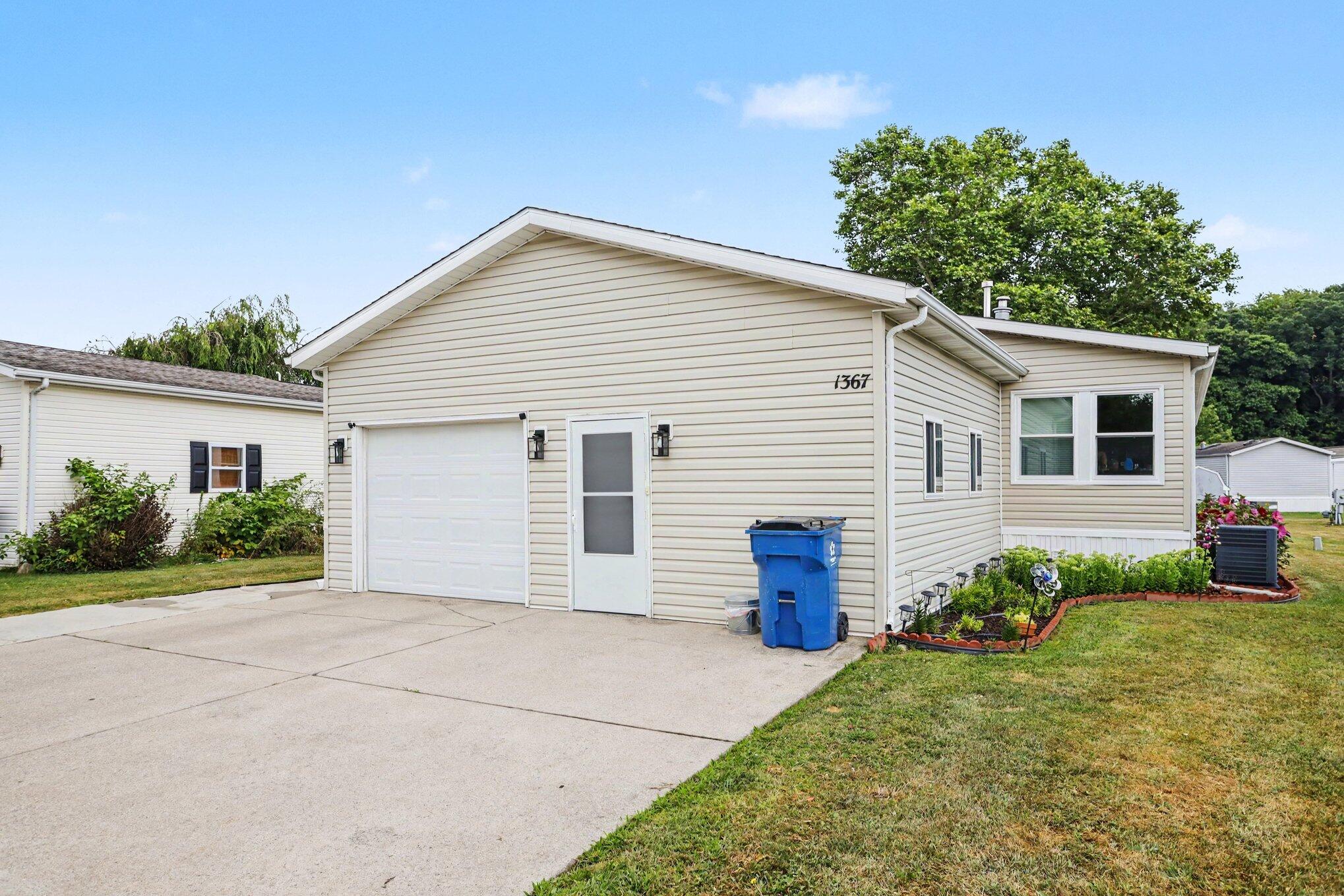 1367 John Ross Drive Kalamazoo MI 49009