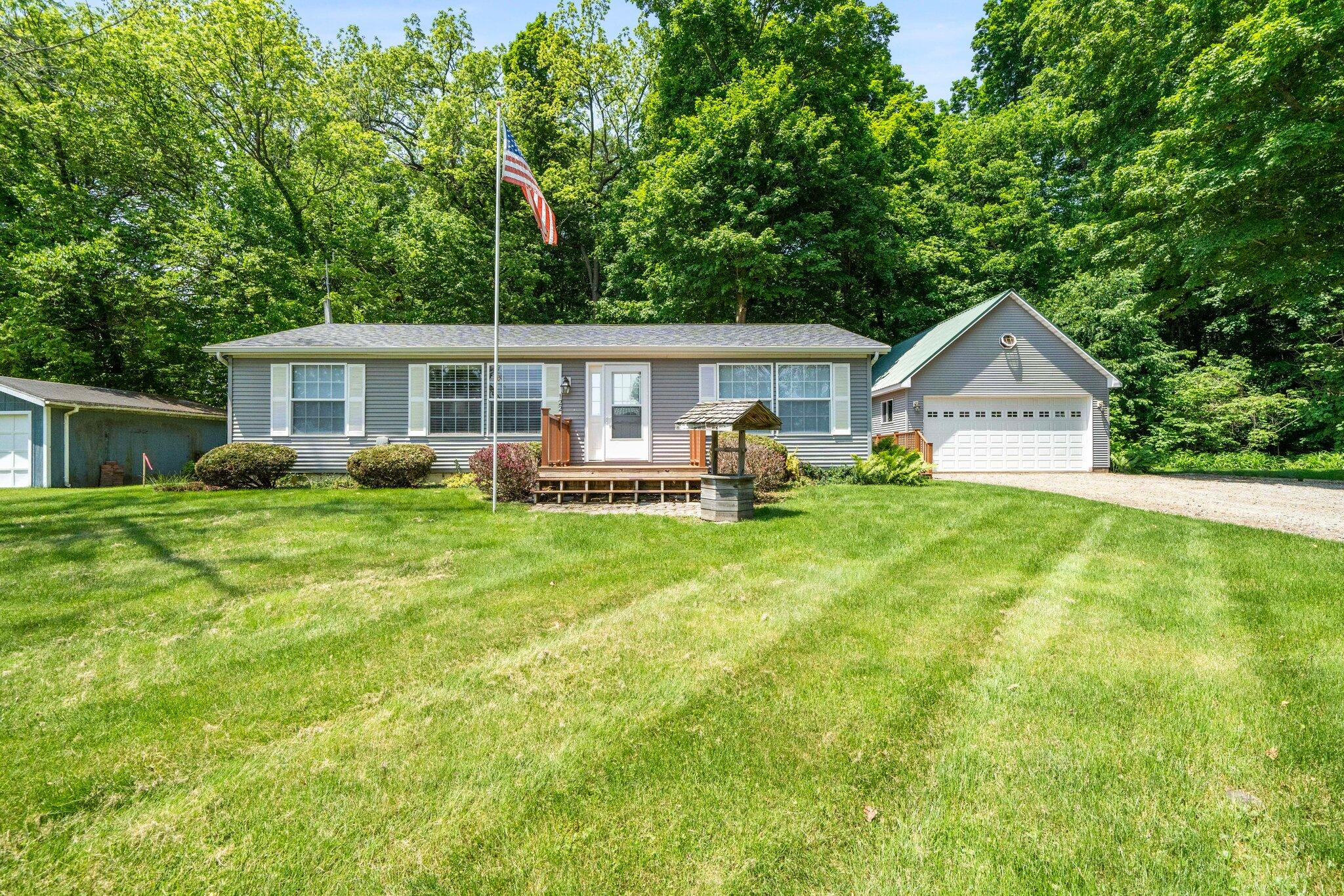 61738 Lake View Drive Cassopolis MI 49031