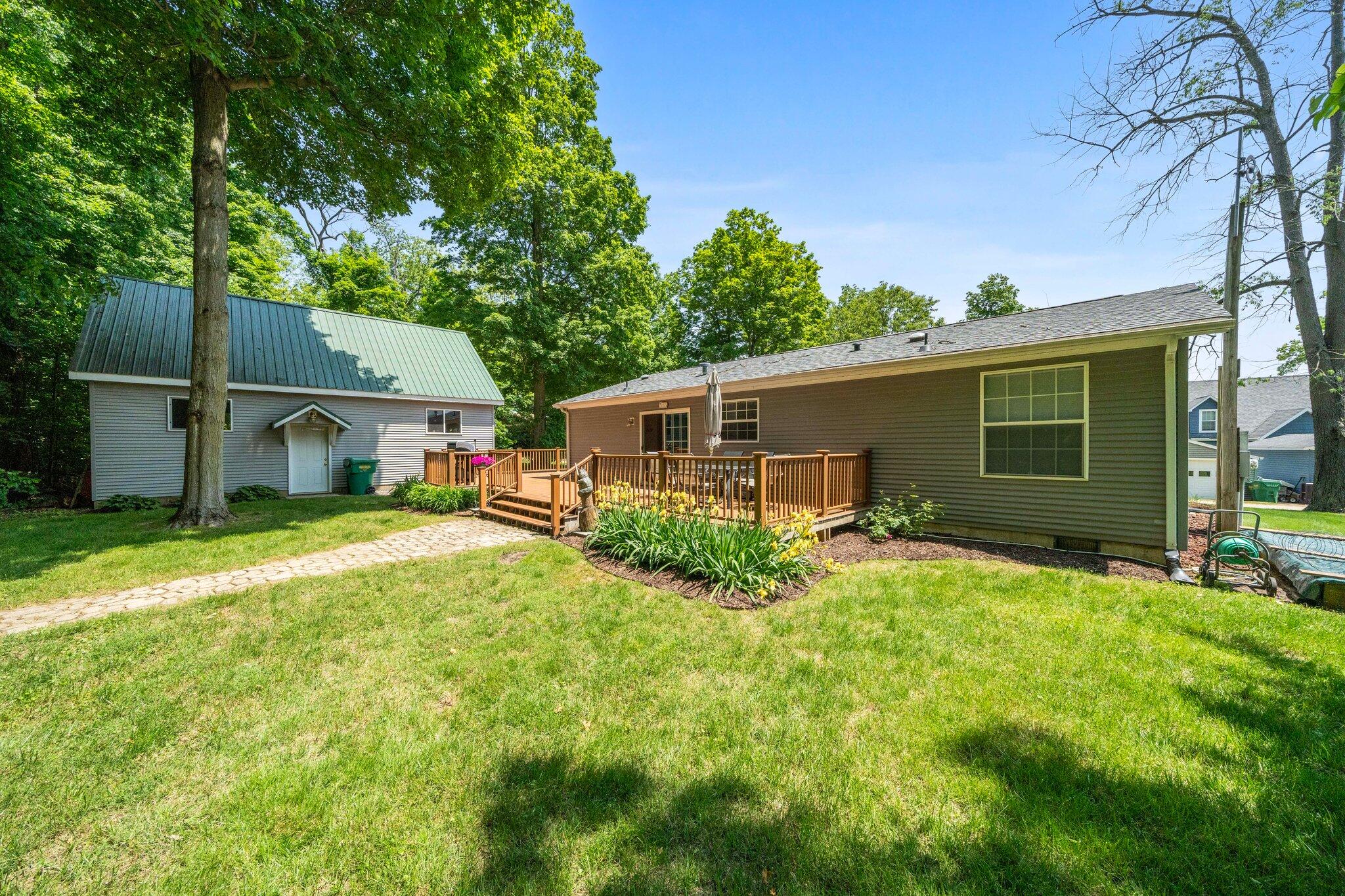 61738 Lake View Drive Cassopolis MI 49031