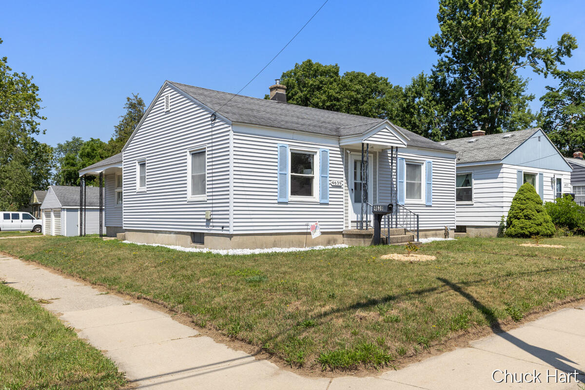 4639 Walton Avenue SW Grand Rapids MI 49548