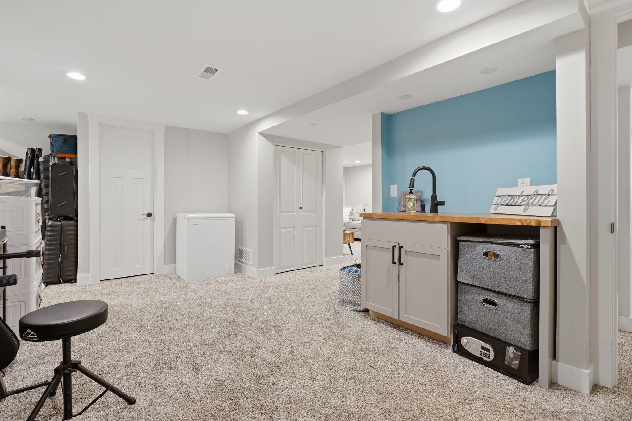 1037 Arlington Street NE Grand Rapids MI 49505