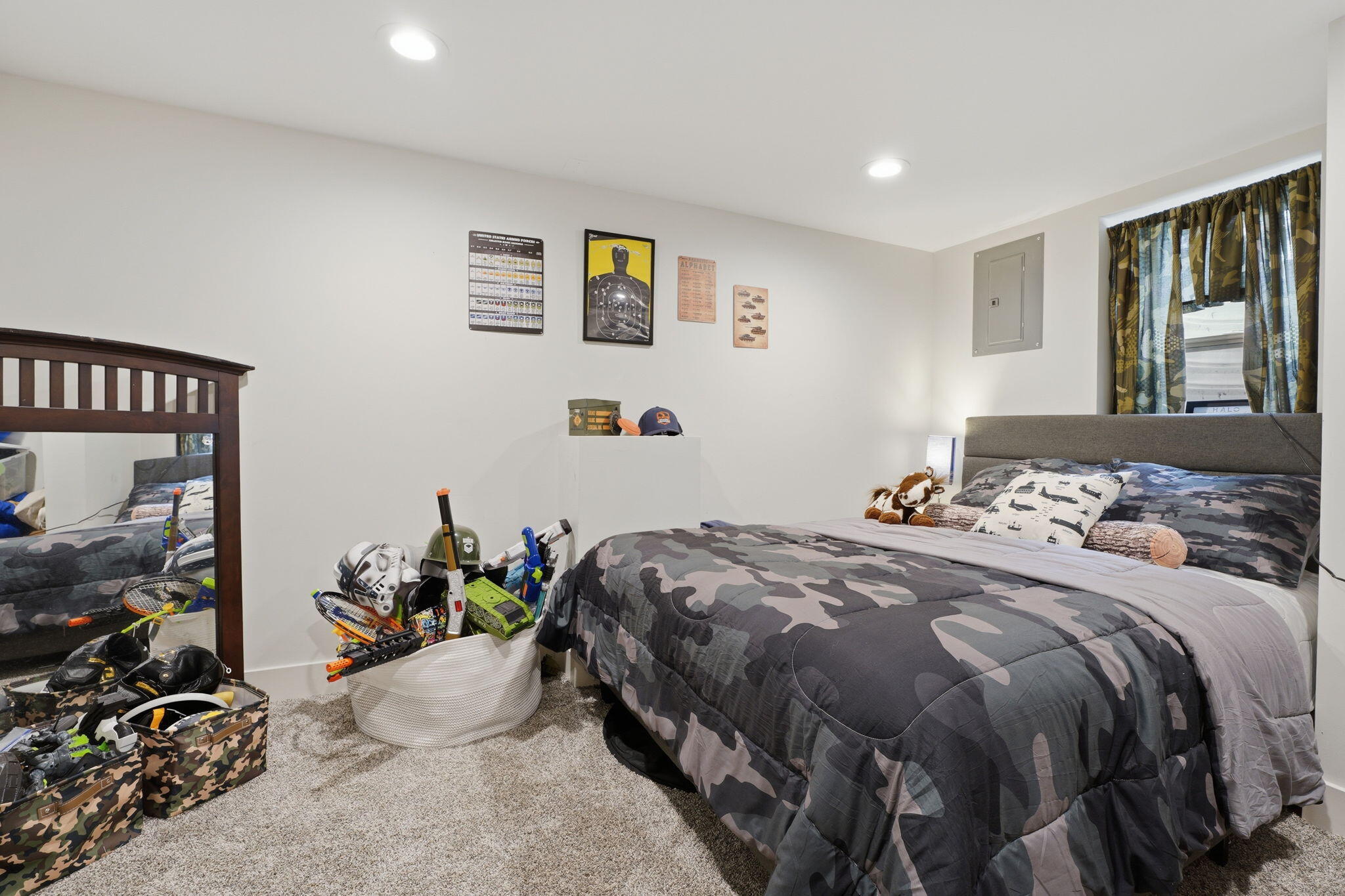 1037 Arlington Street NE Grand Rapids MI 49505