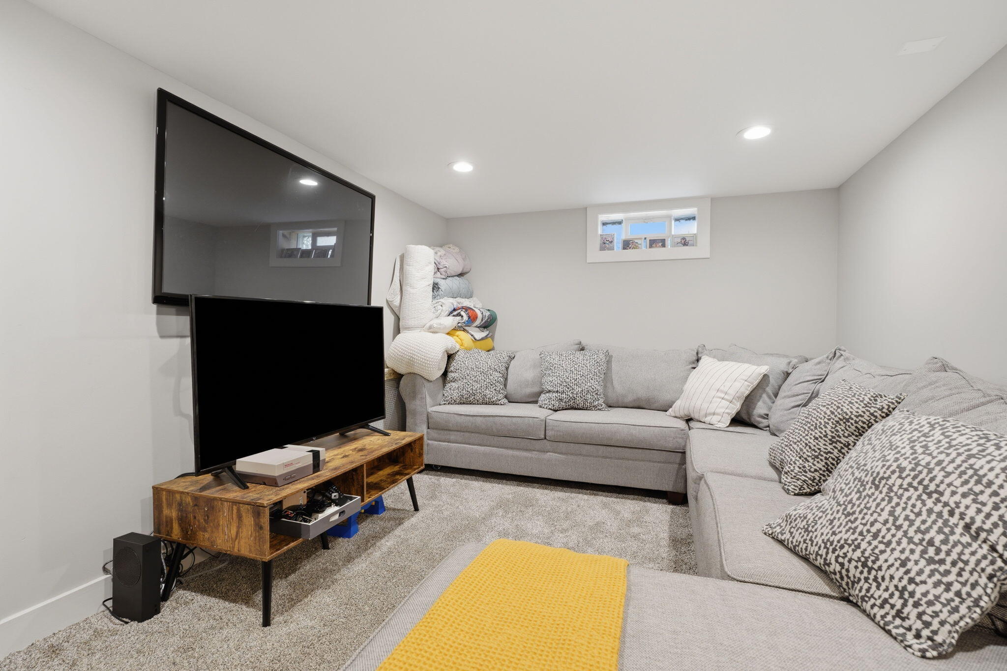 1037 Arlington Street NE Grand Rapids MI 49505
