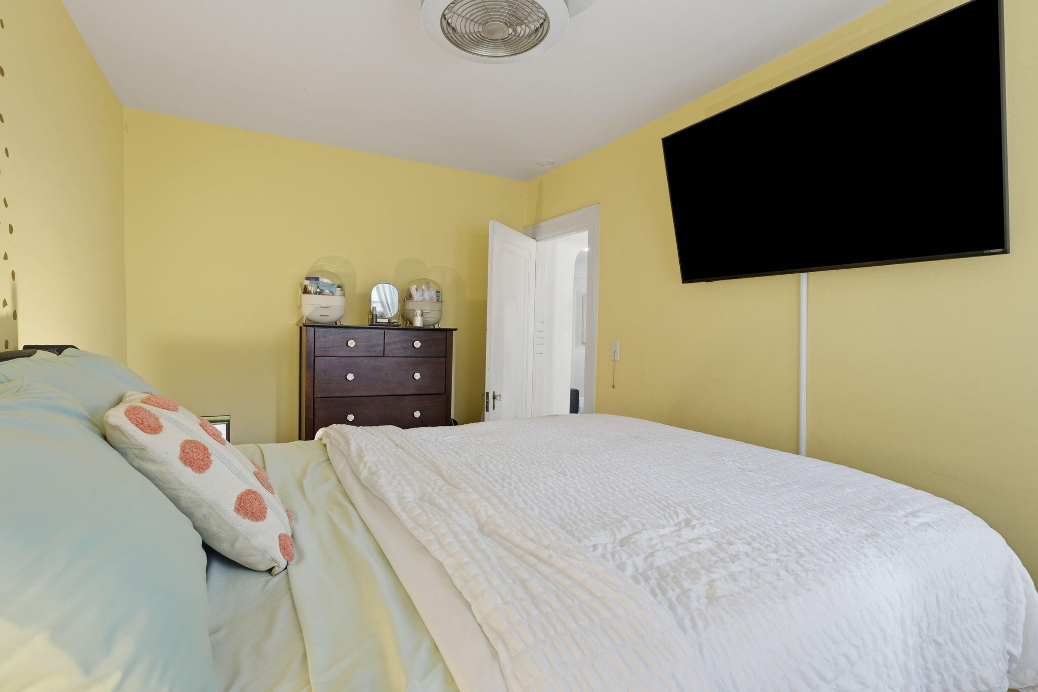 1037 Arlington Street NE Grand Rapids MI 49505