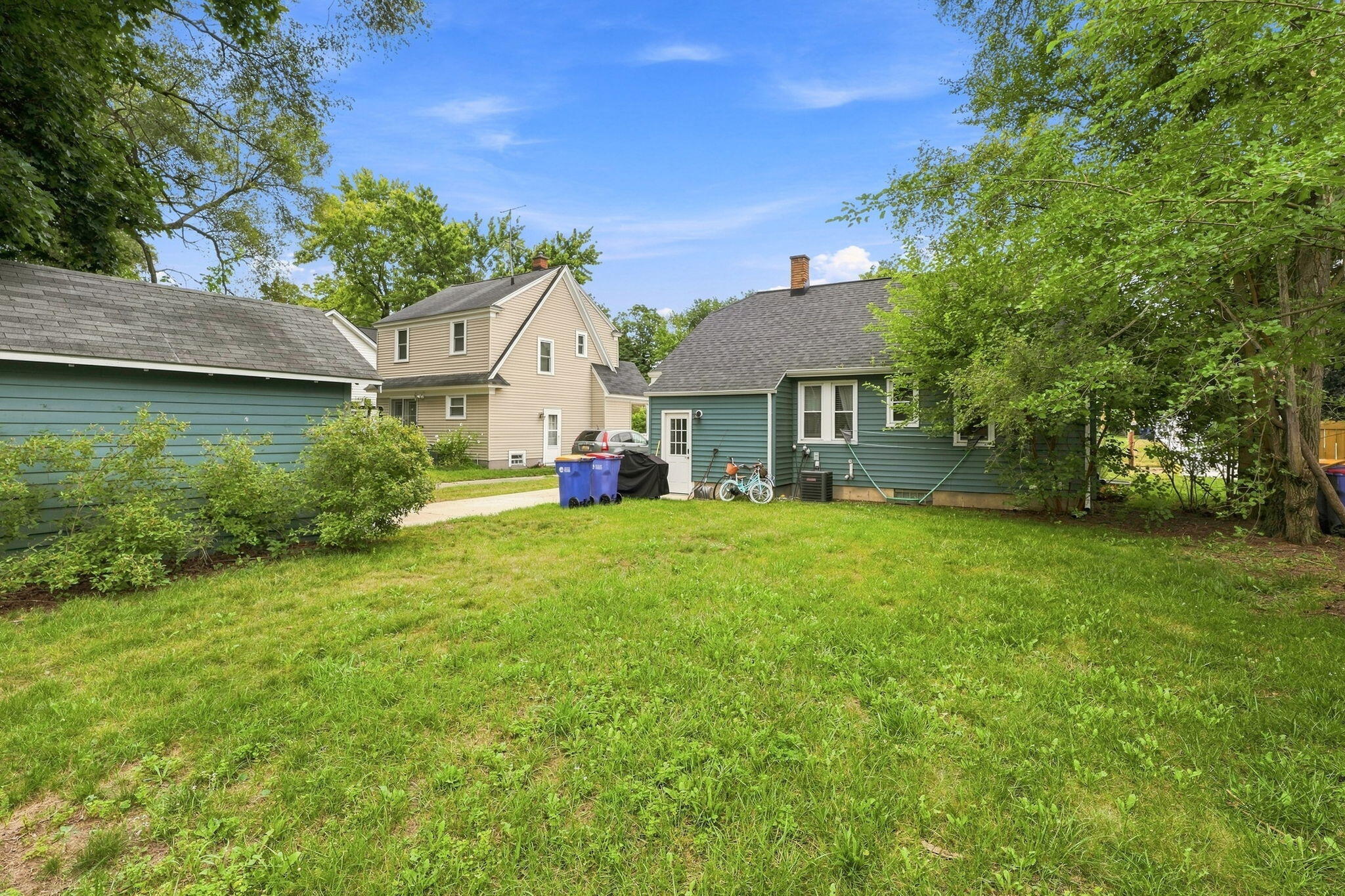 1037 Arlington Street NE Grand Rapids MI 49505