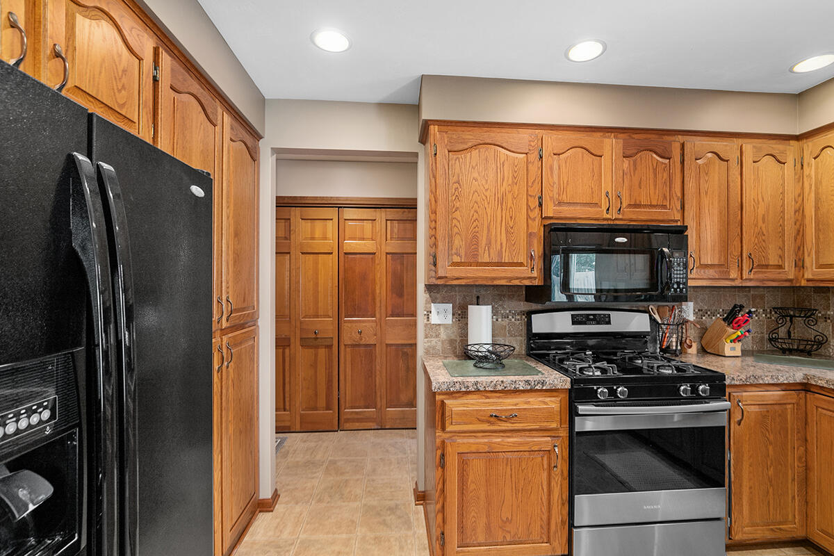 14159 Pheasant Run Holland MI 49424