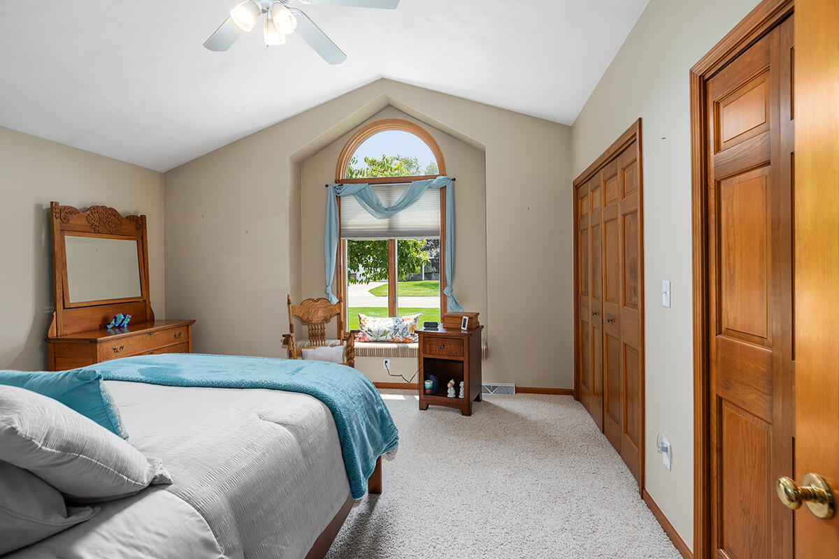 14159 Pheasant Run Holland MI 49424