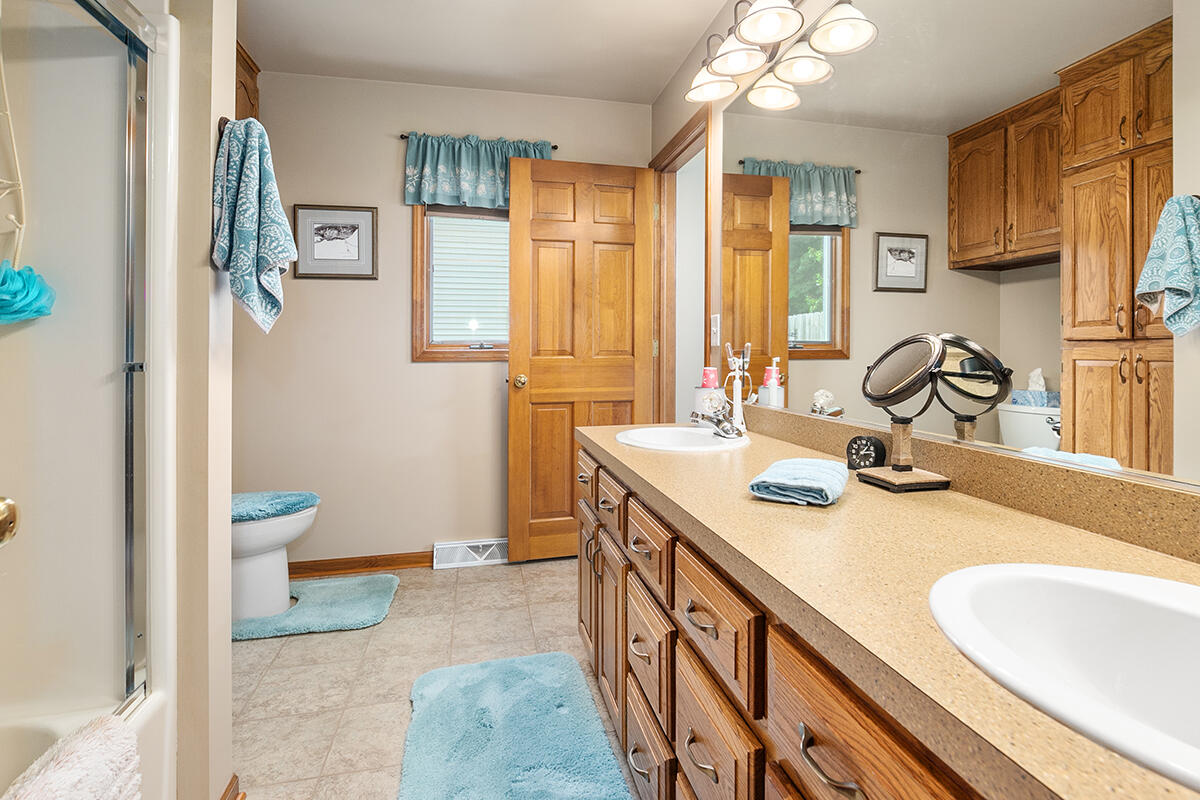 14159 Pheasant Run Holland MI 49424