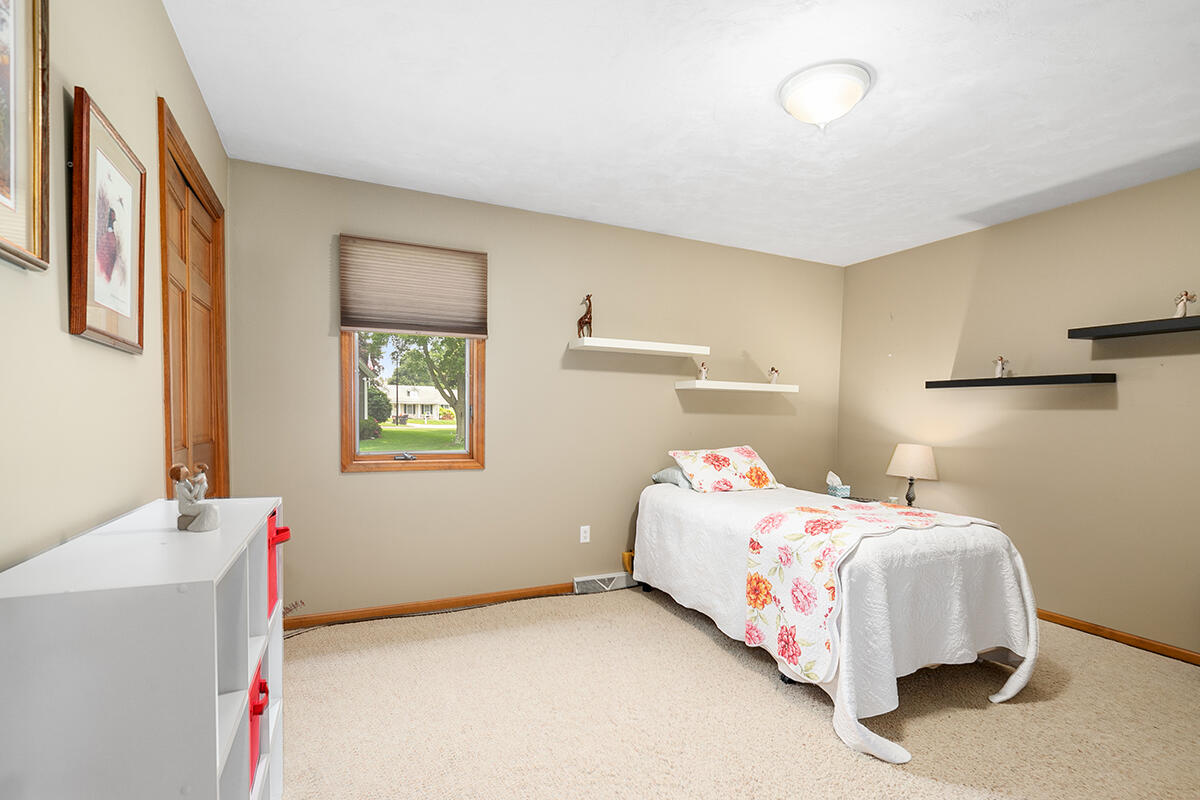 14159 Pheasant Run Holland MI 49424