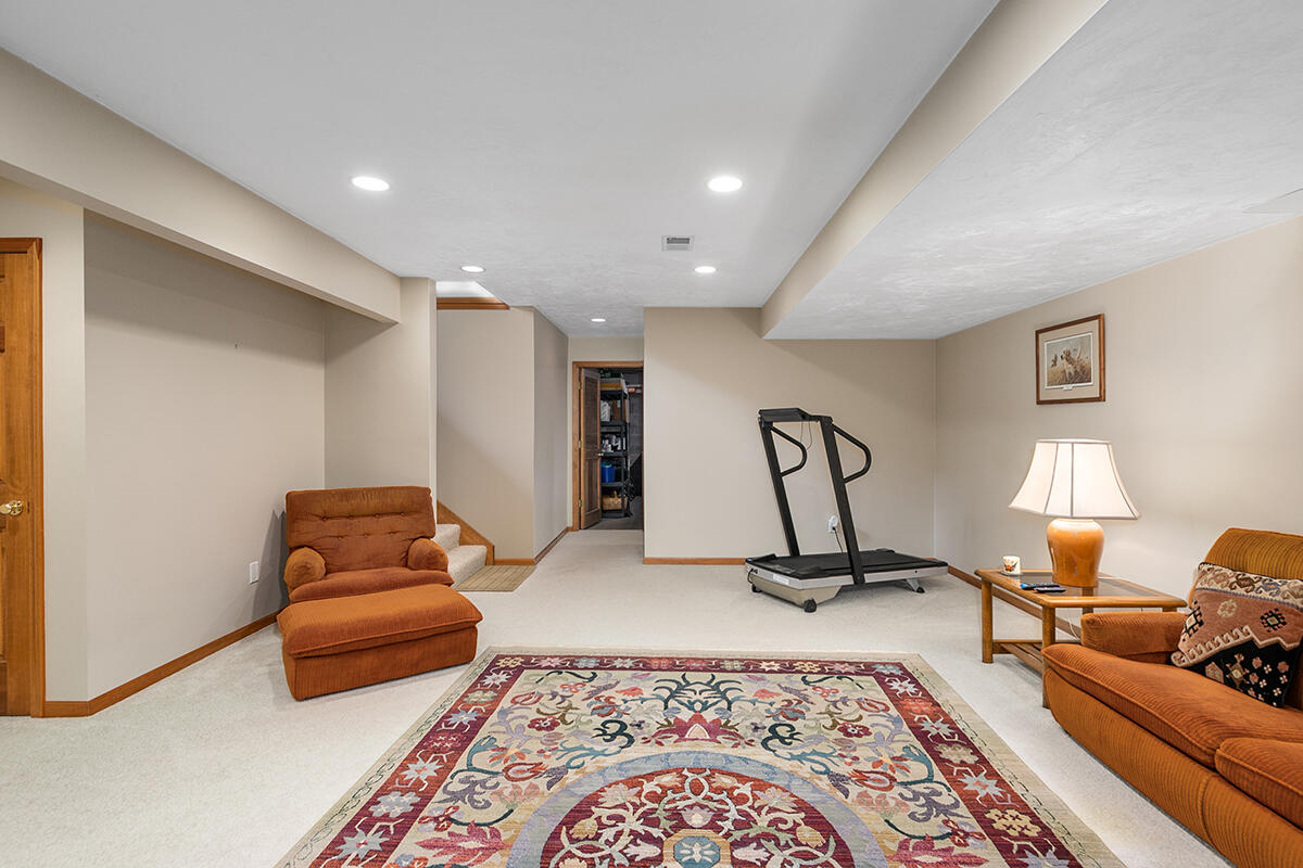 14159 Pheasant Run Holland MI 49424