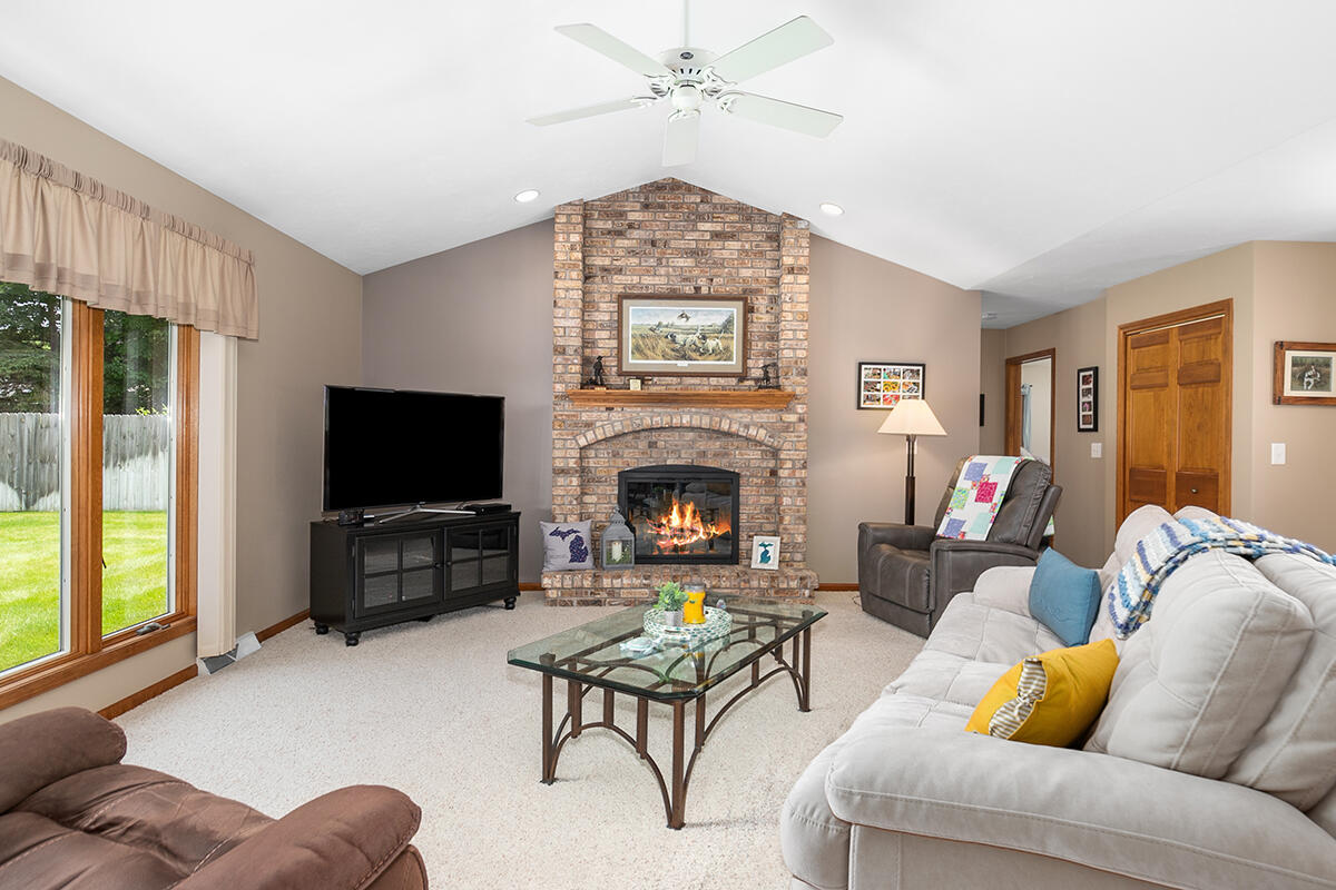 14159 Pheasant Run Holland MI 49424