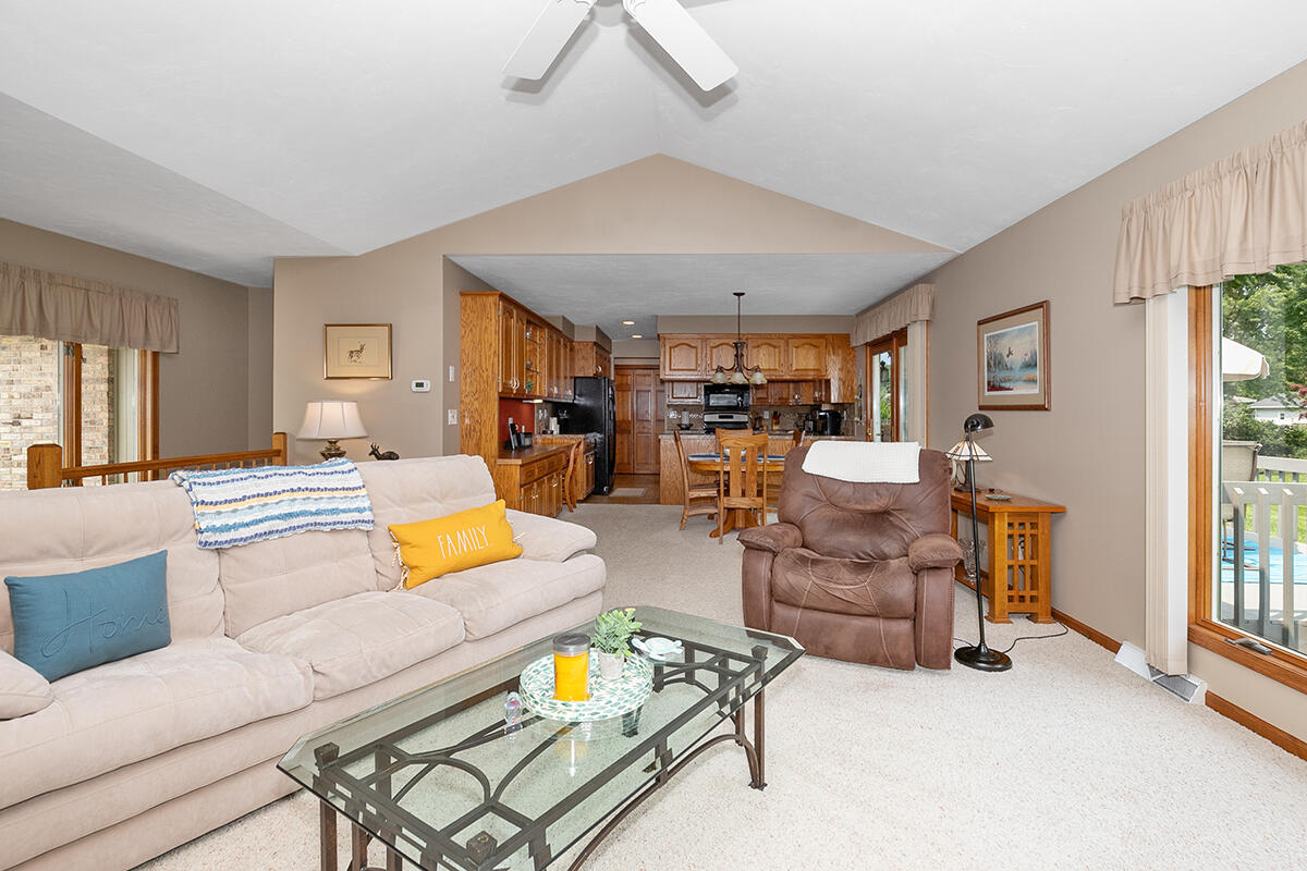 14159 Pheasant Run Holland MI 49424