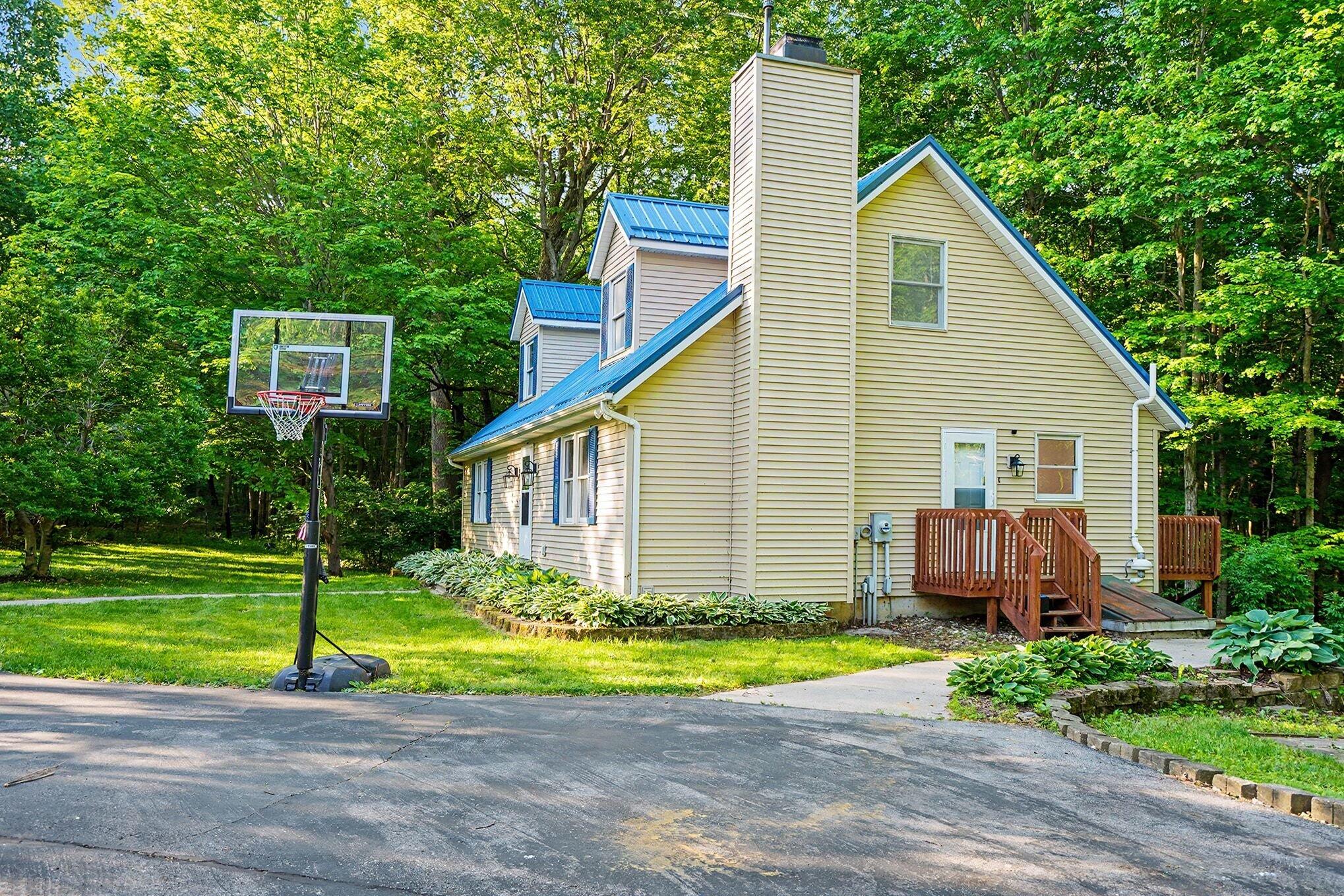2912 Niles Buchanan Road Buchanan MI 49107
